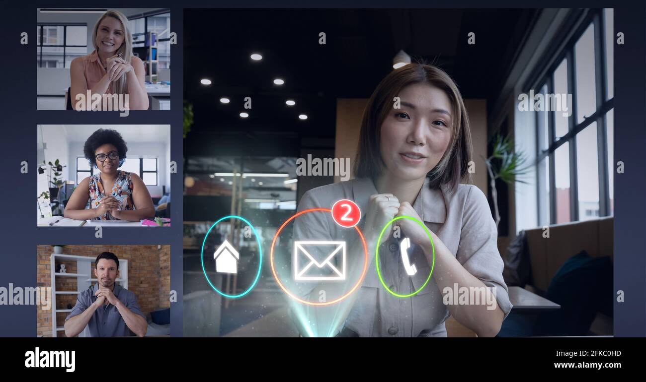 Zusammensetzung von Symbolen für digitale Anrufe über Geschäftsfrau bei Videoanrufen Bildschirm mit Arbeitskollegen Stockfoto