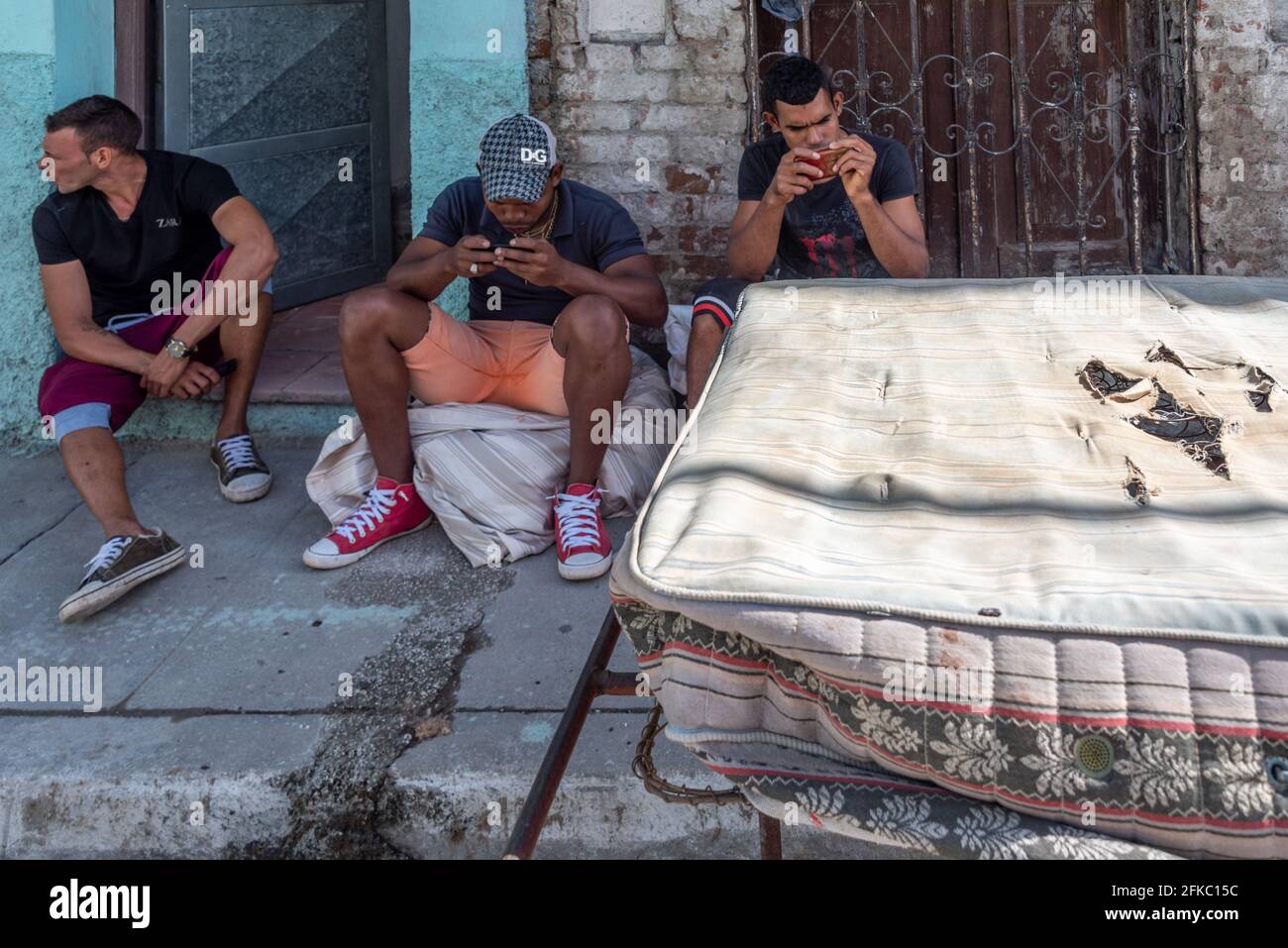 Neueröffnung eines kleinen Unternehmens während des wirtschaftlichen Wandels in Kuba. Jahr 2016. Teil einer Serie Stockfoto