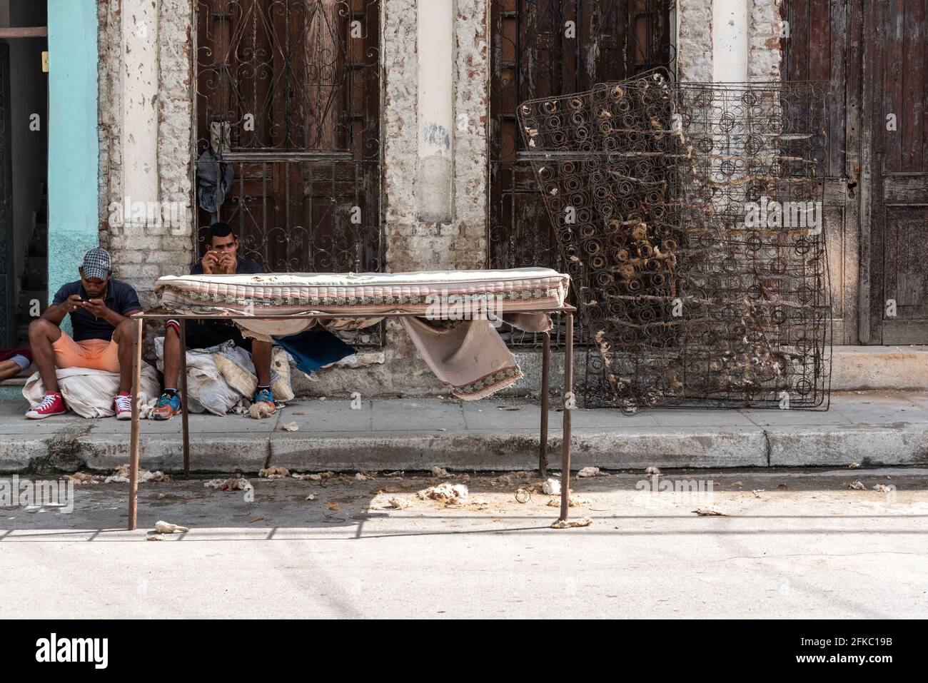 Neueröffnung eines kleinen Unternehmens während des wirtschaftlichen Wandels in Kuba. Jahr 2016. Teil einer Serie Stockfoto