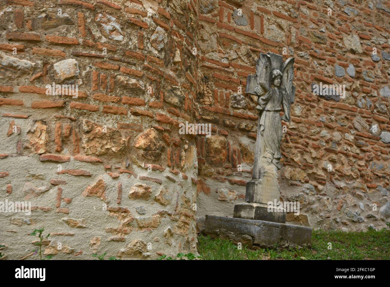 Design Toscano Engelsstatue „Beten Für Den Frieden“ – Aus Marmor-Kunstharz Für Garten & Zuhause