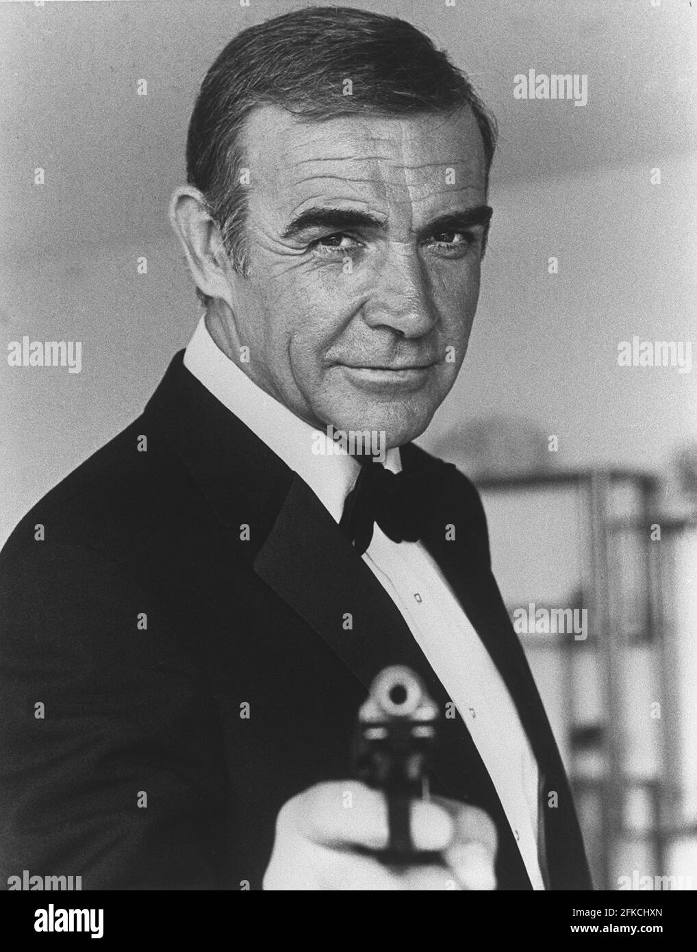 Bild des schottischen Schauspielers Sean Connery, aufgenommen 1982 in Nizza während der Dreharbeiten zum Film „Never Say, Never Again“ von US Irving Kerschner. Sean Connery wird zum siebten Mal Geheimagent James Bond 007 Stockfoto