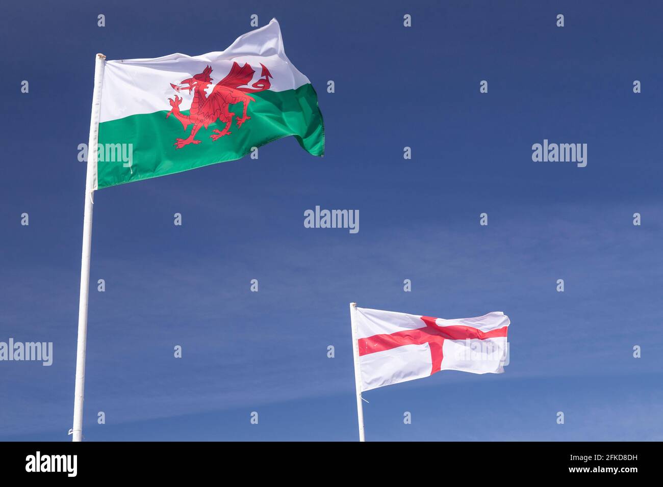 Nationalflaggen von Wales und England Stockfoto