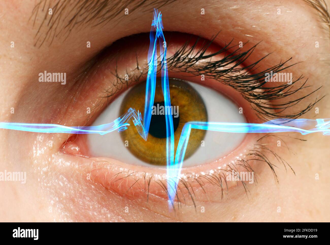 Menschliches Auge und Elektrokardiogramm, konzeptuelles Kompositbild Stockfoto