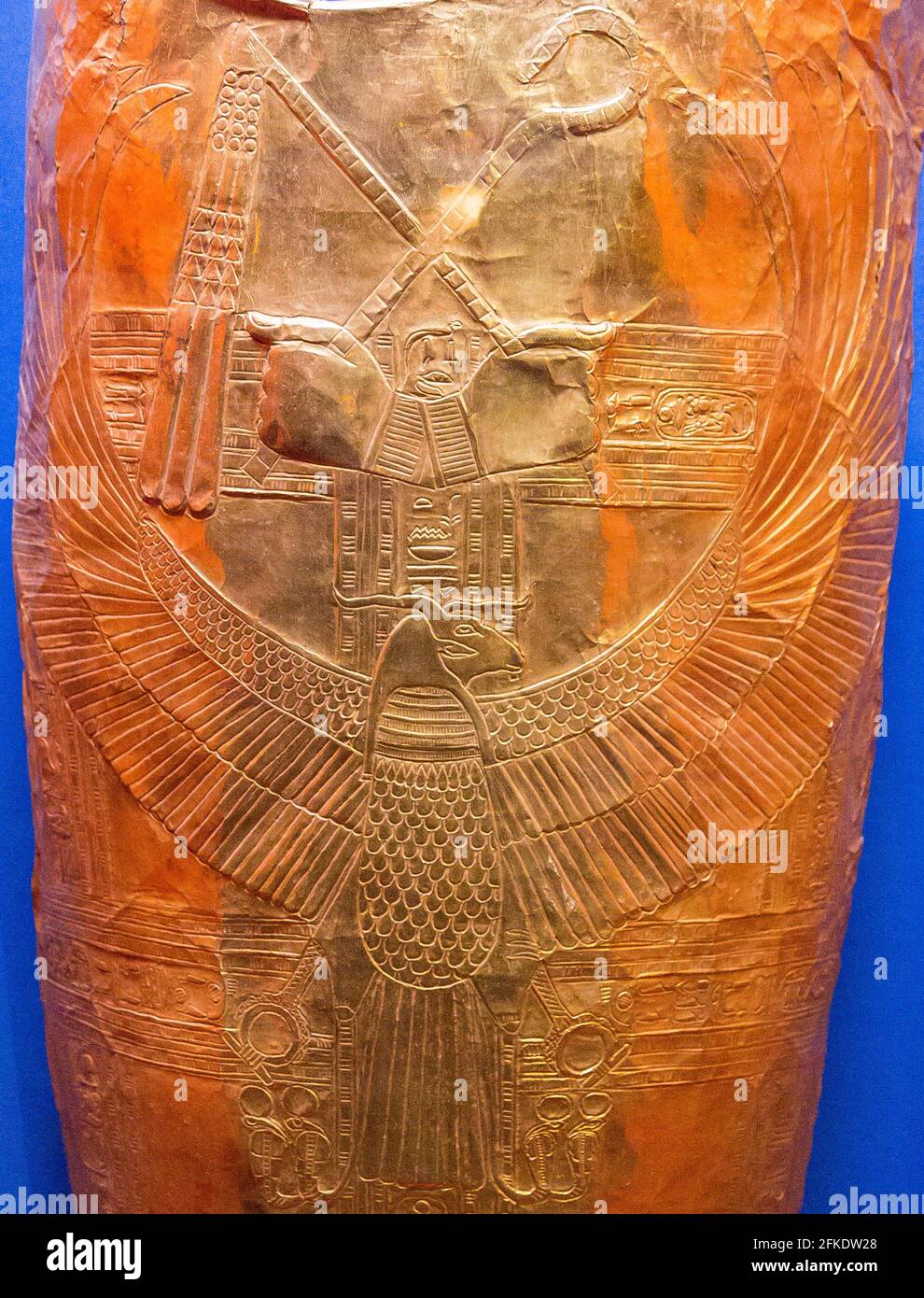 Ägypten, Kairo, Ägyptisches Museum, Goldmumiendeckel, in der königlichen Nekropole von Tanis gefunden, Begräbnis des Königs Psusennes I. Stockfoto