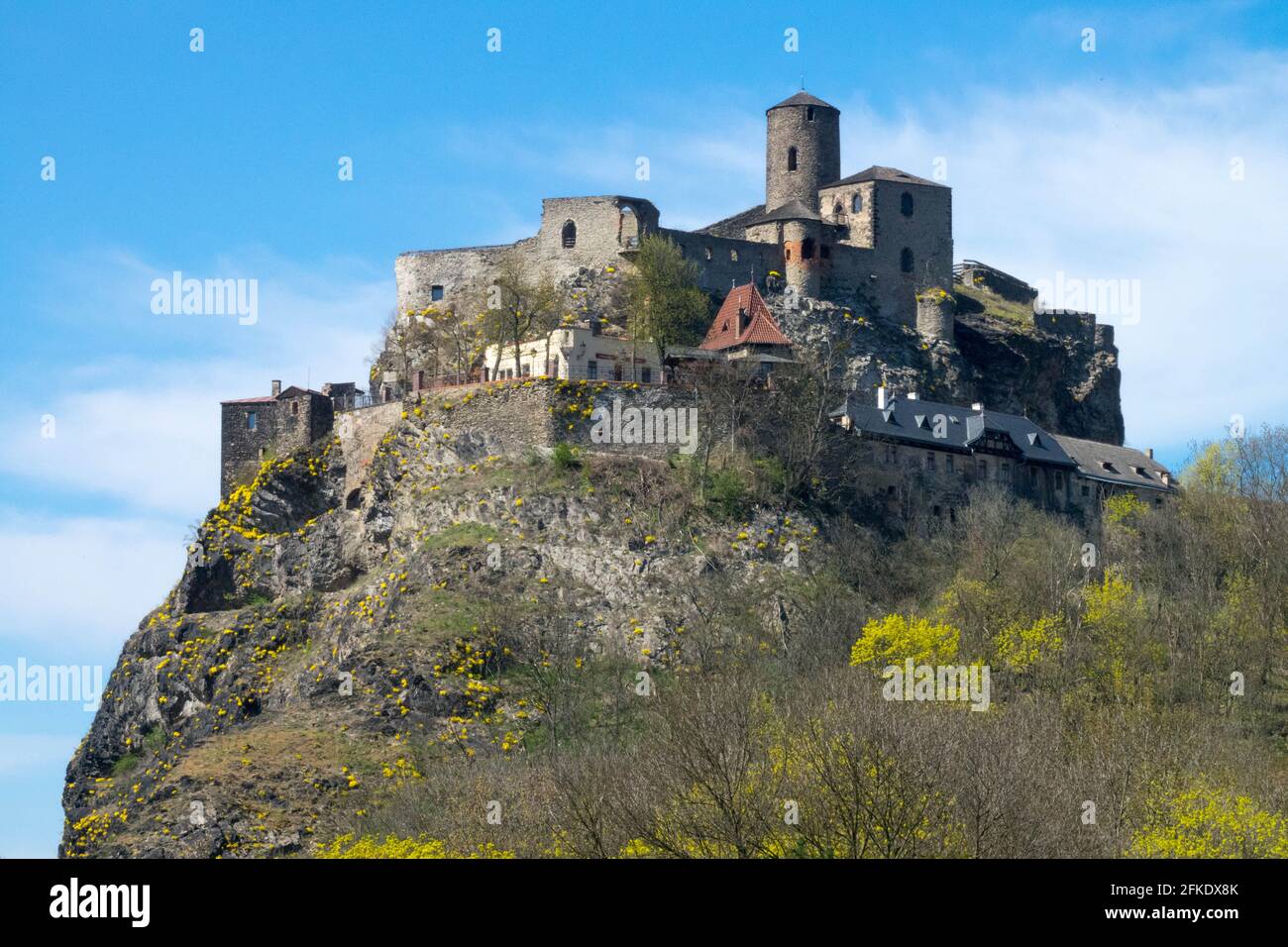 Tschechische Burgen auf dem Felsen über der Elbe Strekov Burg Tschechisch Republik Europa Stockfoto