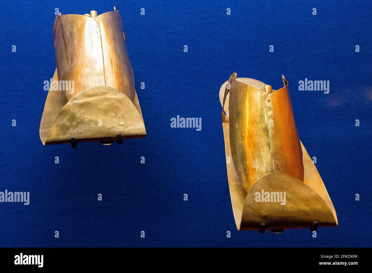 Ägypten, Kairo, Ägyptisches Museum, Schmuck in der königlichen Nekropole von Tanis gefunden : Gold Beerdigung Sandalen des Königs Psusennes. Stockfoto