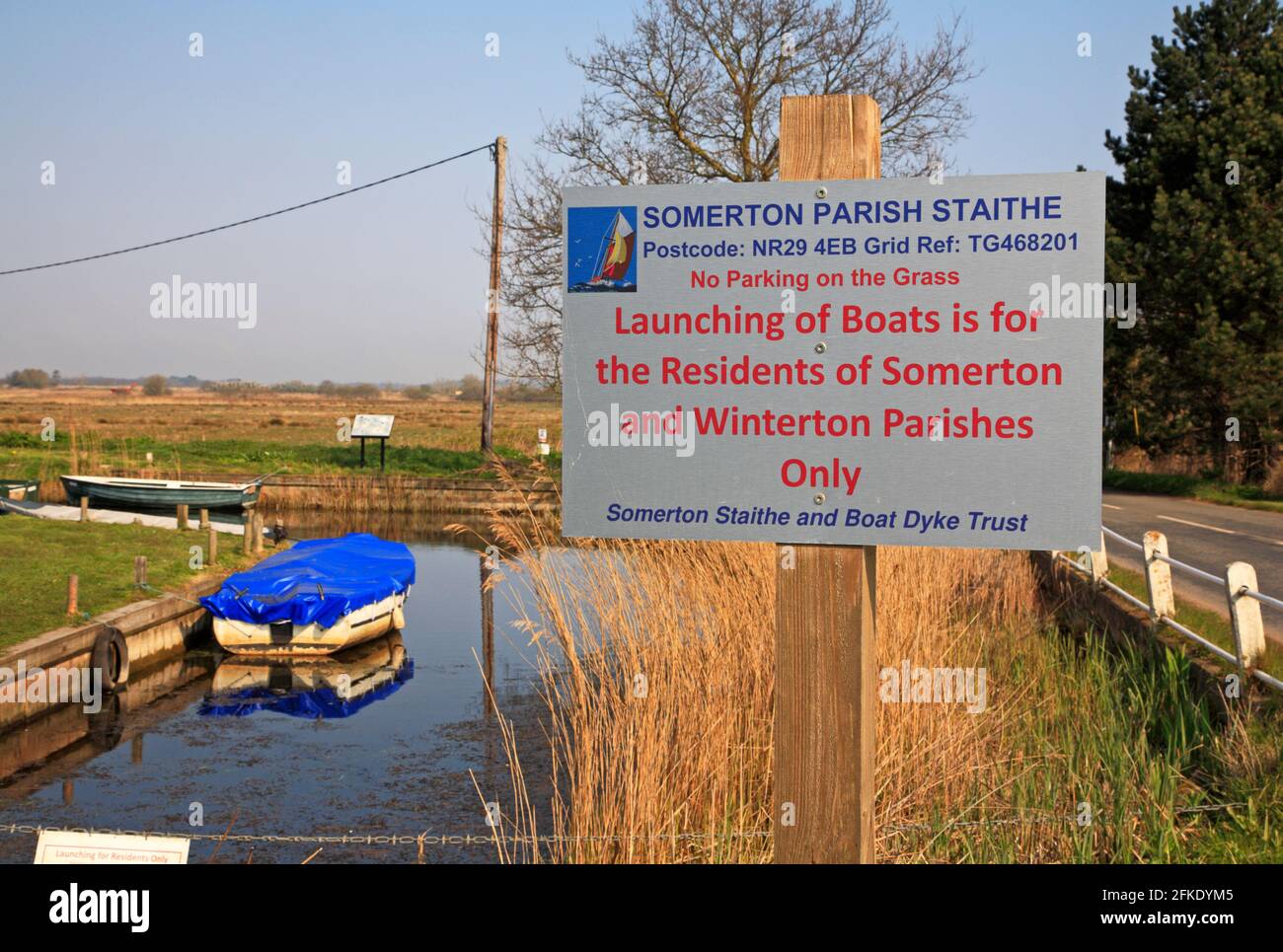 Eine Mitteilung an Somerton Parish Staitthe, in der die Einfahrt des Anwohners in West Somerton, Norfolk, England, Großbritannien, beschrieben wird. Stockfoto
