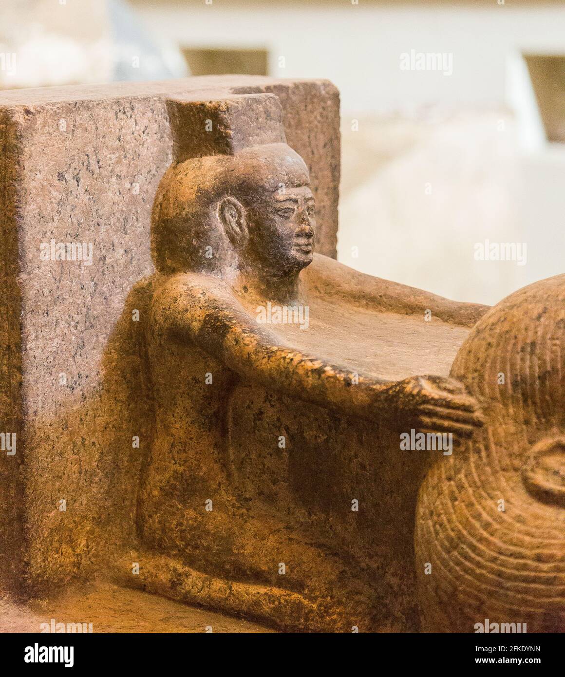 Ägypten, Kairo, Ägyptisches Museum, Granit äußeren Sarkophag von König Psusennes I, wiederverwendet von König Merenptah. Gefunden in der königlichen Nekropole von Tanis. Stockfoto