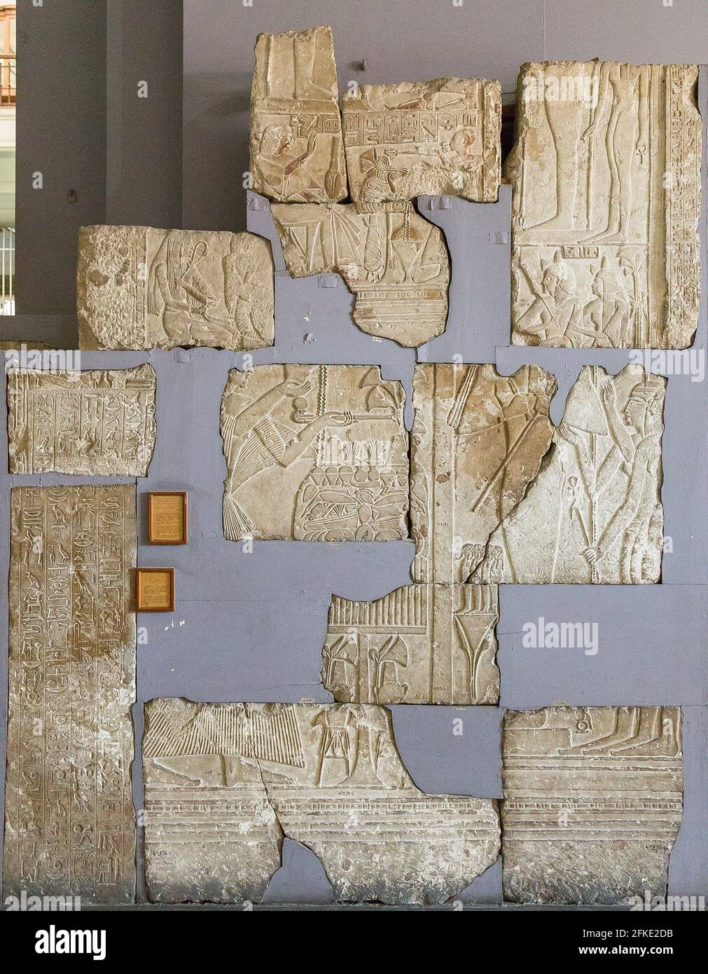 Kairo, Ägyptisches Museum, Kaleidoskop der Reliefs des Neuen Königreichs, aus Saqqara. Stockfoto