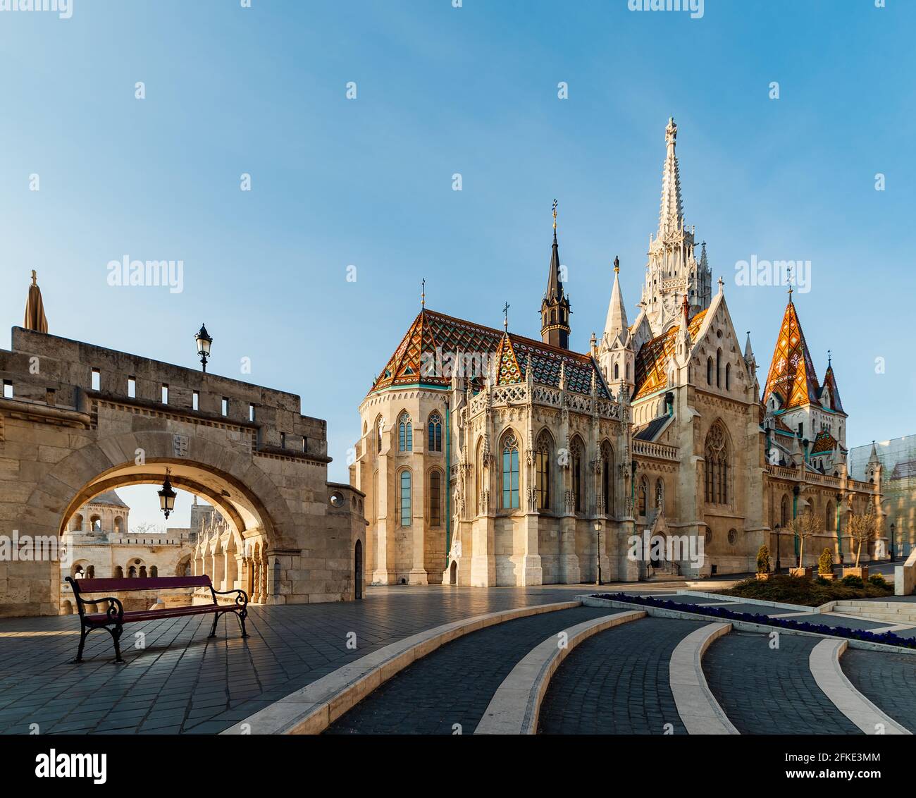 Matthias-Kirche und Fishermans Bastion in den frühen Morgenstunden in Budapest, Ungarn Stockfoto