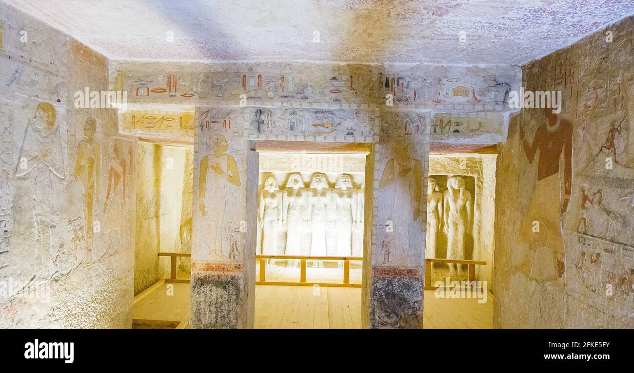 Ägypten, Guizeh, Grab der Königin Meresankh III., Enkelin von Kheops und Ehefrau von Khephren. Blick auf den Hauptraum und den Nordraum. Stockfoto