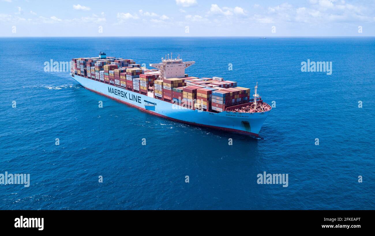 Maersk Hidalgo Mega Containerschiff. Ultra-Large Container Vessel oder ULCV voll beladen mit Frachtschiff Container. Stockfoto