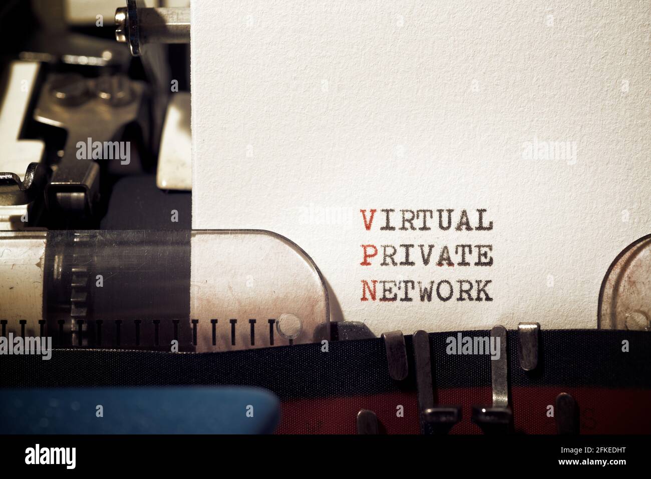 Virtueller privater Netzwerkphrase, geschrieben mit einer Schreibmaschine. Stockfoto