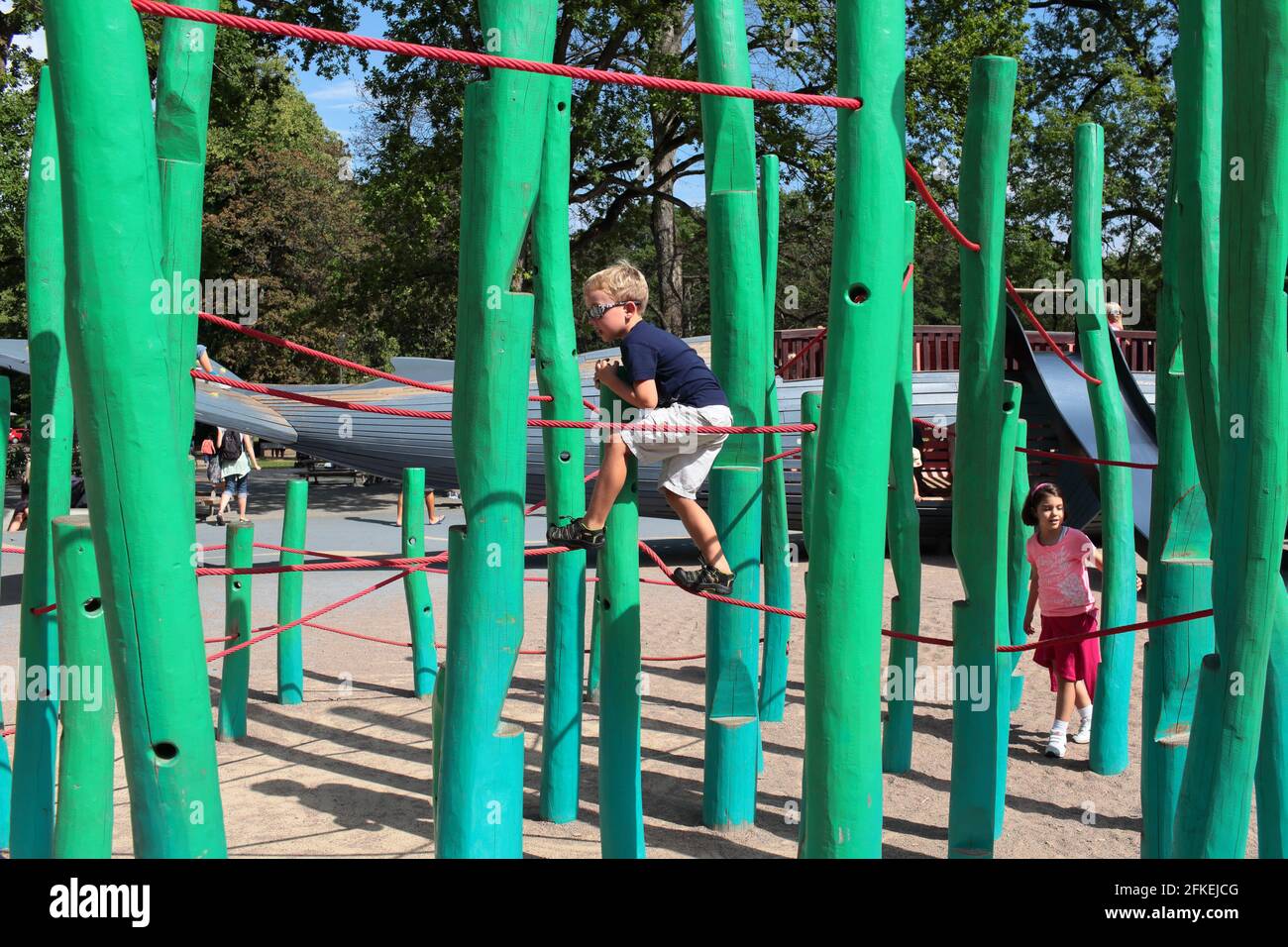 Kinder auf dem Spielplatz Stockfoto