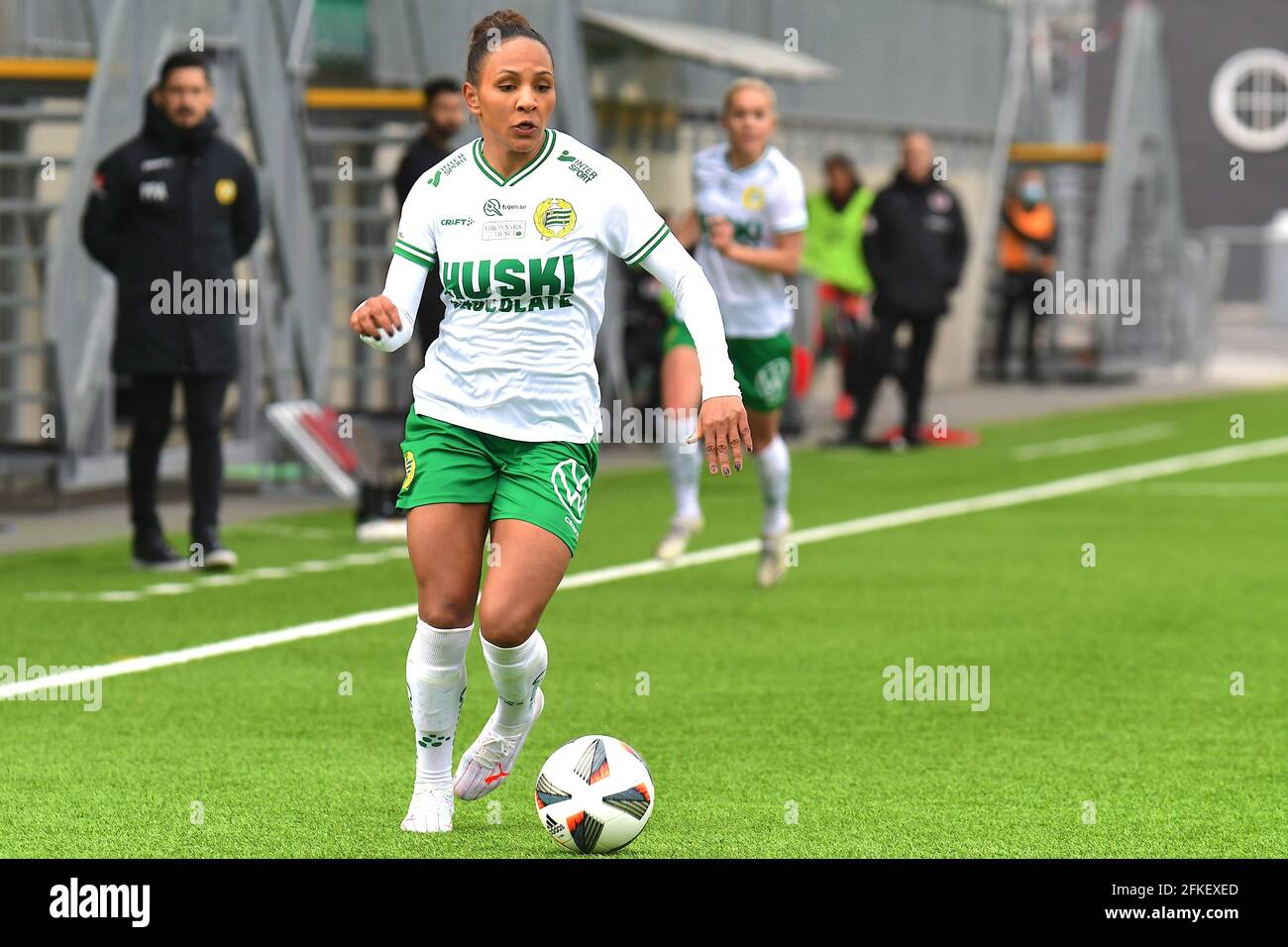 Stockholm Schweden Mai 2021 Madelen Janogy 9 Hammarby Steuert Den Ball Wahrend Des Spiels In Der Schwedischen Liga Obos Damallsvenskan Am 1 Mai 2021 Zwischen Hammarby If Und Kif Orebro Dff Bei