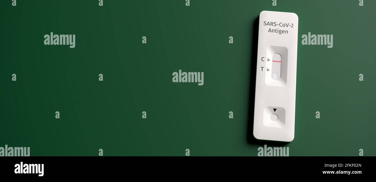 Schnelltests für Covid-19 / SARS-CoV-2-Infektionskonzept: Ein Schnellantigen-Testkit mit negativem Ergebnis (eine Linie bei C sichtbar) Stockfoto