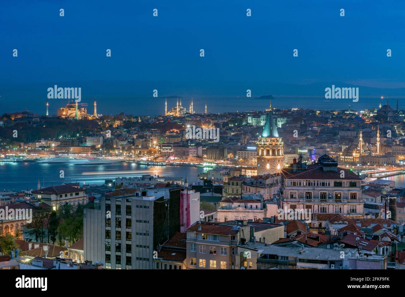 Istanbul bei Nacht, Türkei Stockfoto