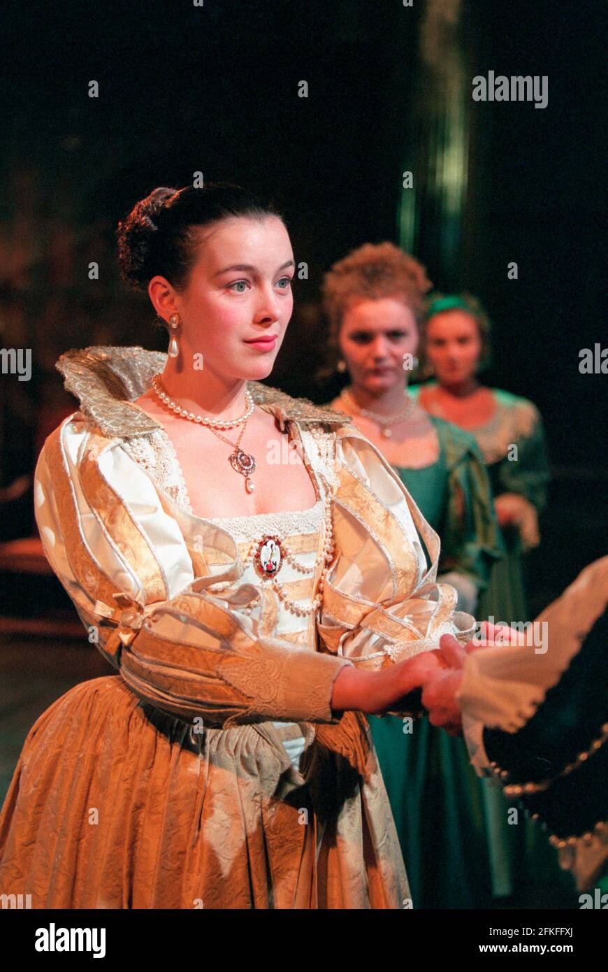 Olivia Williams (Calantha) in THE BROKEN HEART von John Ford bei der Royal Shakespeare Company (RSC), The Pit, Barbican Centre, London EC2 06/06/1995 Design: Tom Piper Beleuchtung: Rick Fisher Regie: Michael Boyd Stockfoto