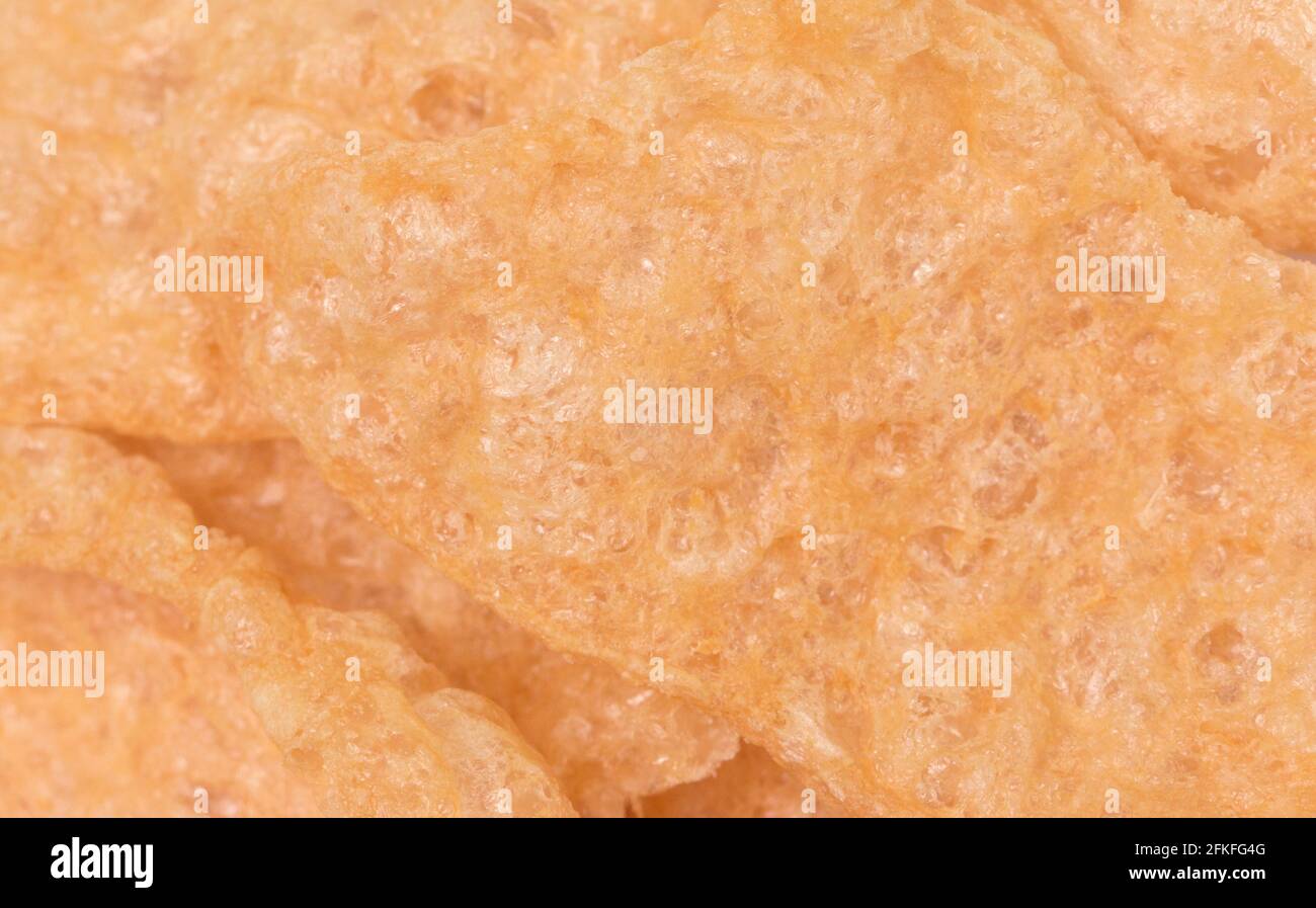 Eine Makroansicht einer Crunchy Pork Rind Stockfoto