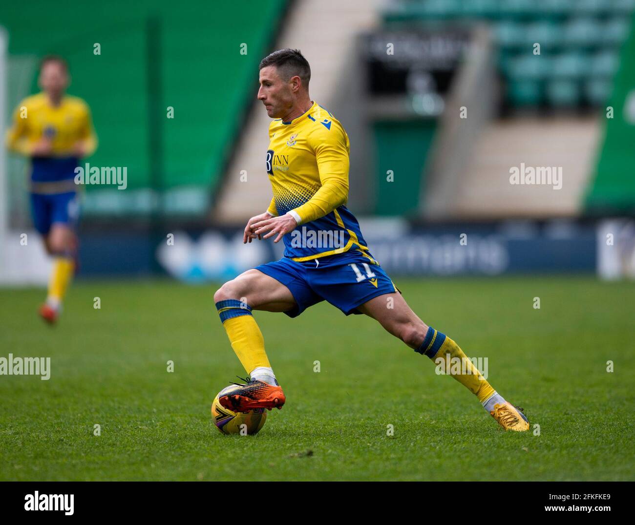 Scottish Premiership - Hibernian / St. Johnstone. Easter Road Stadium, Edinburgh, Midlothian, Großbritannien. Mai 2021. In der Scottish Premier League auf der Easter Road in Edinburgh ist Hibs Gastgeber von St. Johnstone. Bild zeigt: St. Johnstone Stürmer, Michael O'Halloran, scheint in der zweiten Halbzeit auf eine Flucht zu gehen. Quelle: Ian Jacobs/Alamy Live News Stockfoto