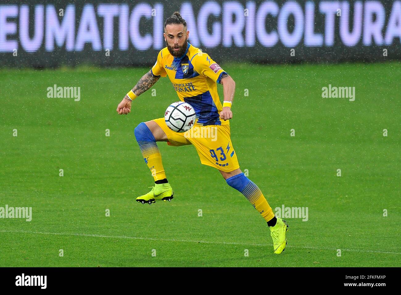 Frosinone, Italien. Mai 2021. Francesco Zampano Spieler von Frosinone, während des Spiels der italienischen Serie B Meisterschaft zwischen Frosinone gegen Pisa, Endergebnis 3-1, Spiel im Benito Stirpe Stadion in Frosinone gespielt. Frosinone, Italien, 01. Mai 2021. (Foto von Vincenzo Izzo/Sipa USA) Quelle: SIPA USA/Alamy Live News Stockfoto