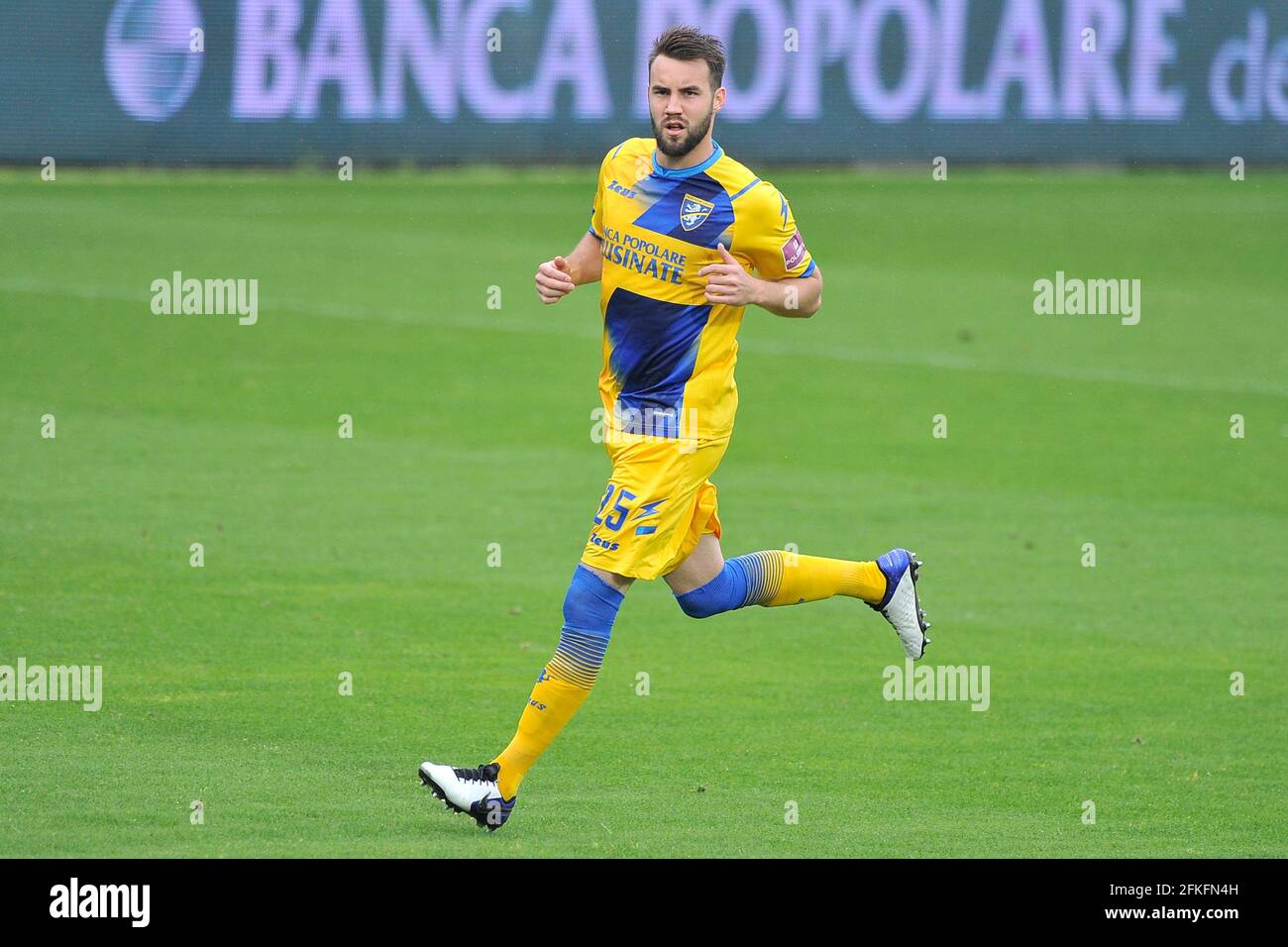 Frosinone, Italien. Mai 2021. Przemyslaw Szyminski Spieler von Frosinone, während des Spiels der italienischen Serie B Meisterschaft zwischen Frosinone gegen Pisa, Endergebnis 3-1, Spiel im Benito Stirpe Stadion in Frosinone gespielt. Frosinone, Italien, 01. Mai 2021. (Foto von Vincenzo Izzo/Sipa USA) Quelle: SIPA USA/Alamy Live News Stockfoto