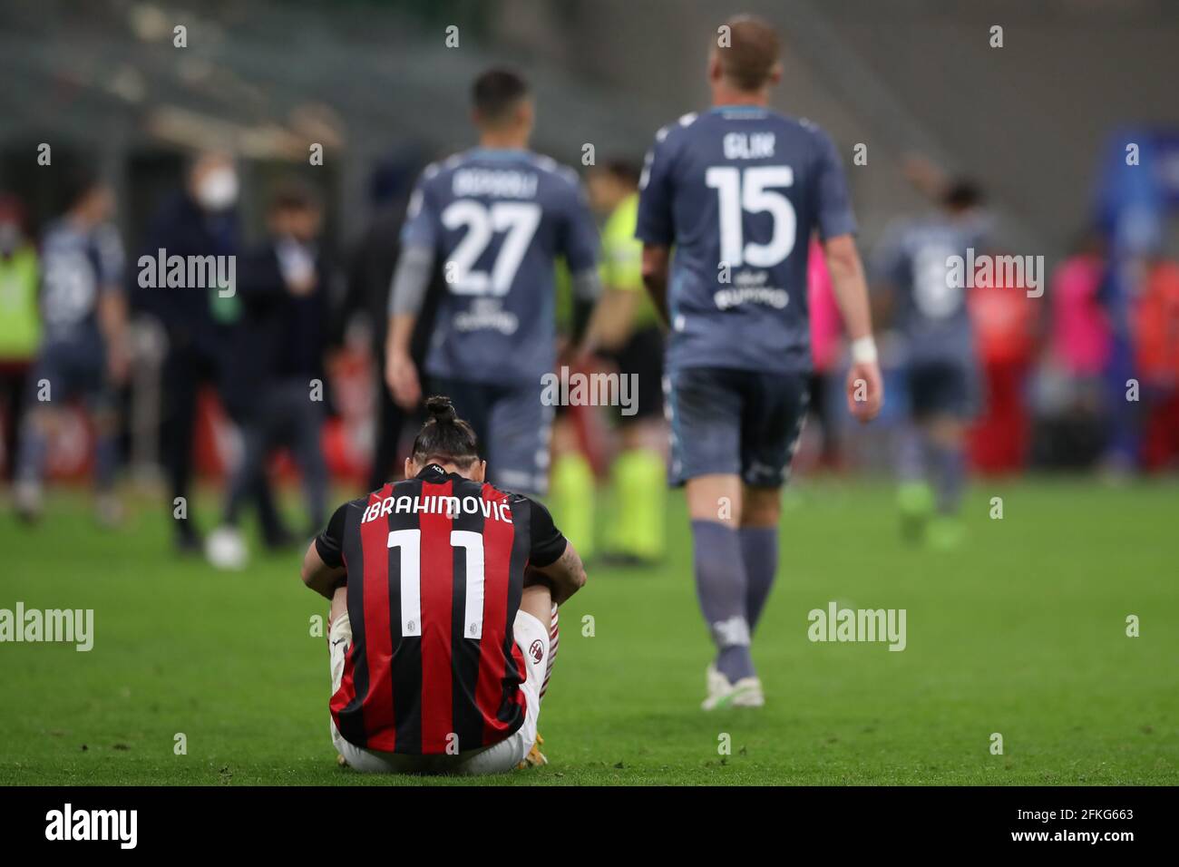 Mailand, Italien, 1. Mai 2021. Zlatan Ibrahimovic vom AC Mailand, abgebildet auf dem Platz nach dem letzten Pfeifen des Serie-A-Spiels bei Giuseppe Meazza, Mailand. Bildnachweis sollte lauten: Jonathan Moscrop / Sportimage Kredit: Sportimage/Alamy Live News Stockfoto