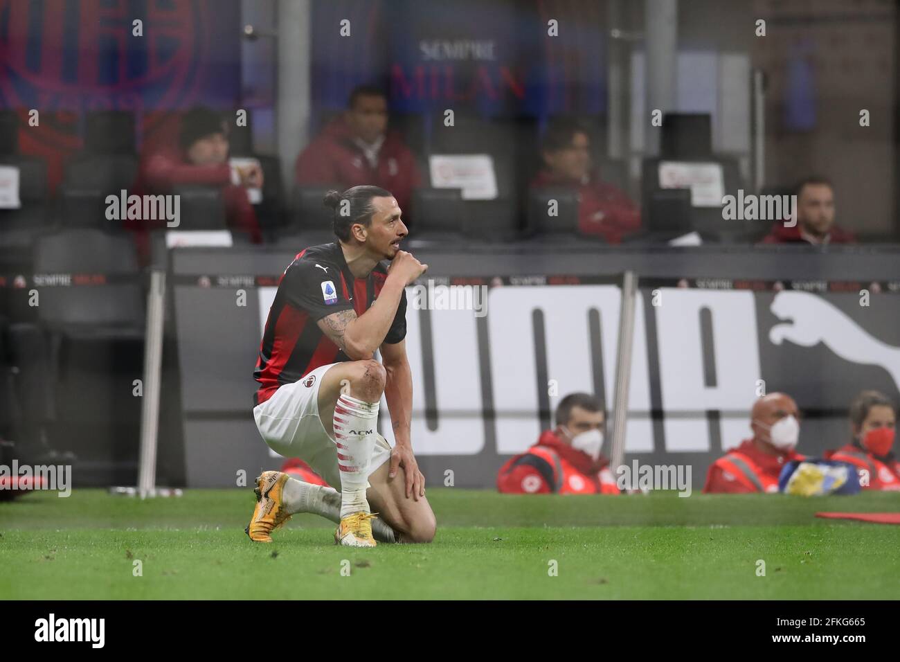 Mailand, Italien, 1. Mai 2021. Zlatan Ibrahimovic vom AC Mailand zieht beim Spiel der Serie A in Giuseppe Meazza, Mailand, an. Bildnachweis sollte lauten: Jonathan Moscrop / Sportimage Kredit: Sportimage/Alamy Live News Stockfoto