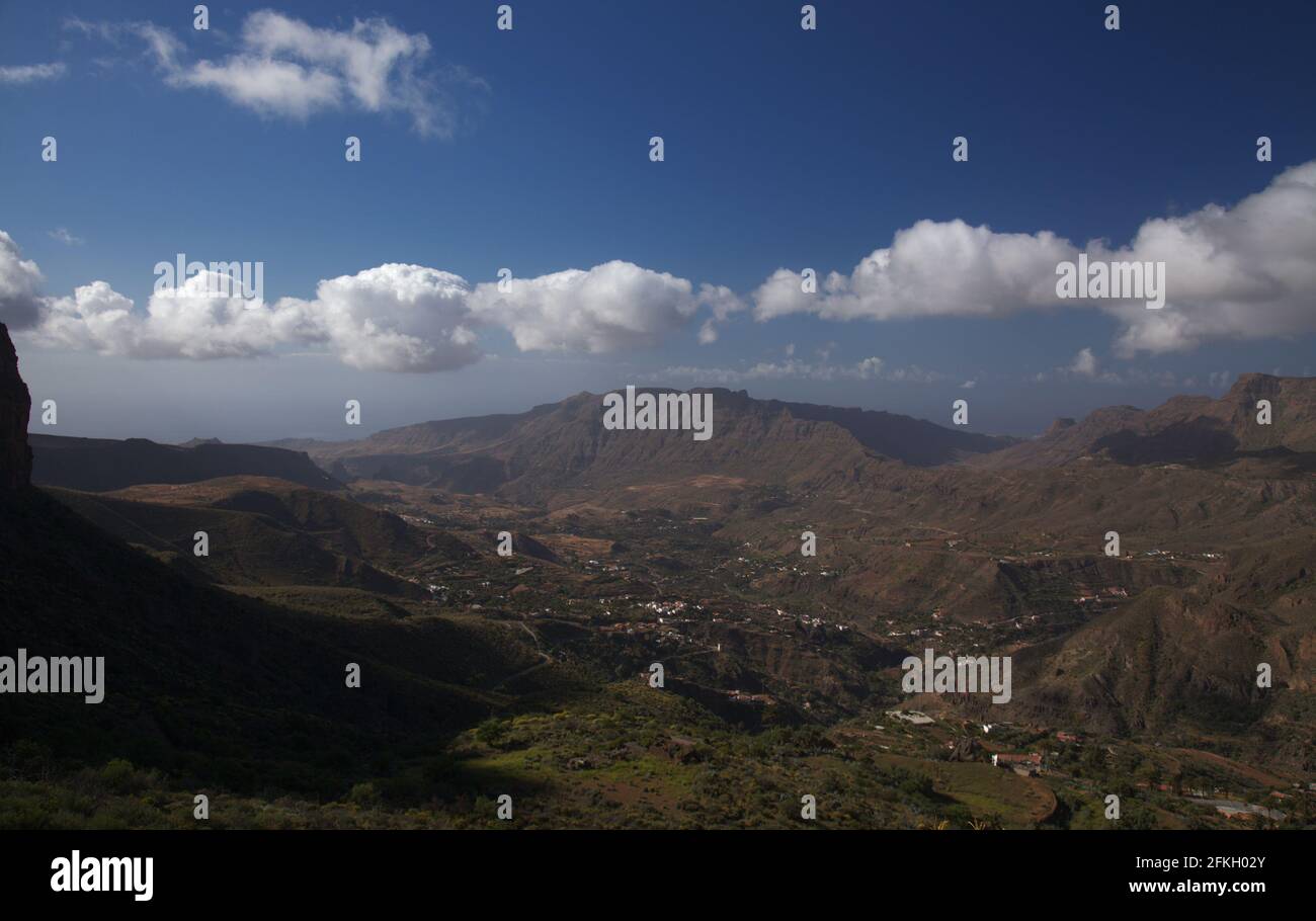 Gran Canaria, Landschaften des zentralen Teils der Insel entlang der Route Risco Vlanco, der weißen Klippe und Pico de las Nieves, dem höchsten Punkt der Insel Stockfoto