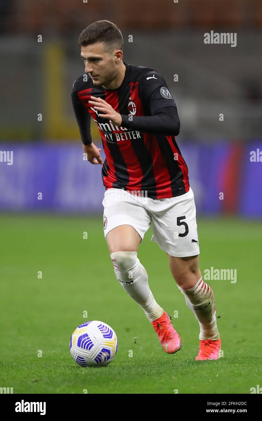 Mailand, Italien, 1. Mai 2021. Diogo Dalot von AC Mailand während der Serie A Spiel bei Giuseppe Meazza, Mailand. Bildnachweis sollte lauten: Jonathan Moscrop / Sportimage Kredit: Sportimage/Alamy Live News Stockfoto