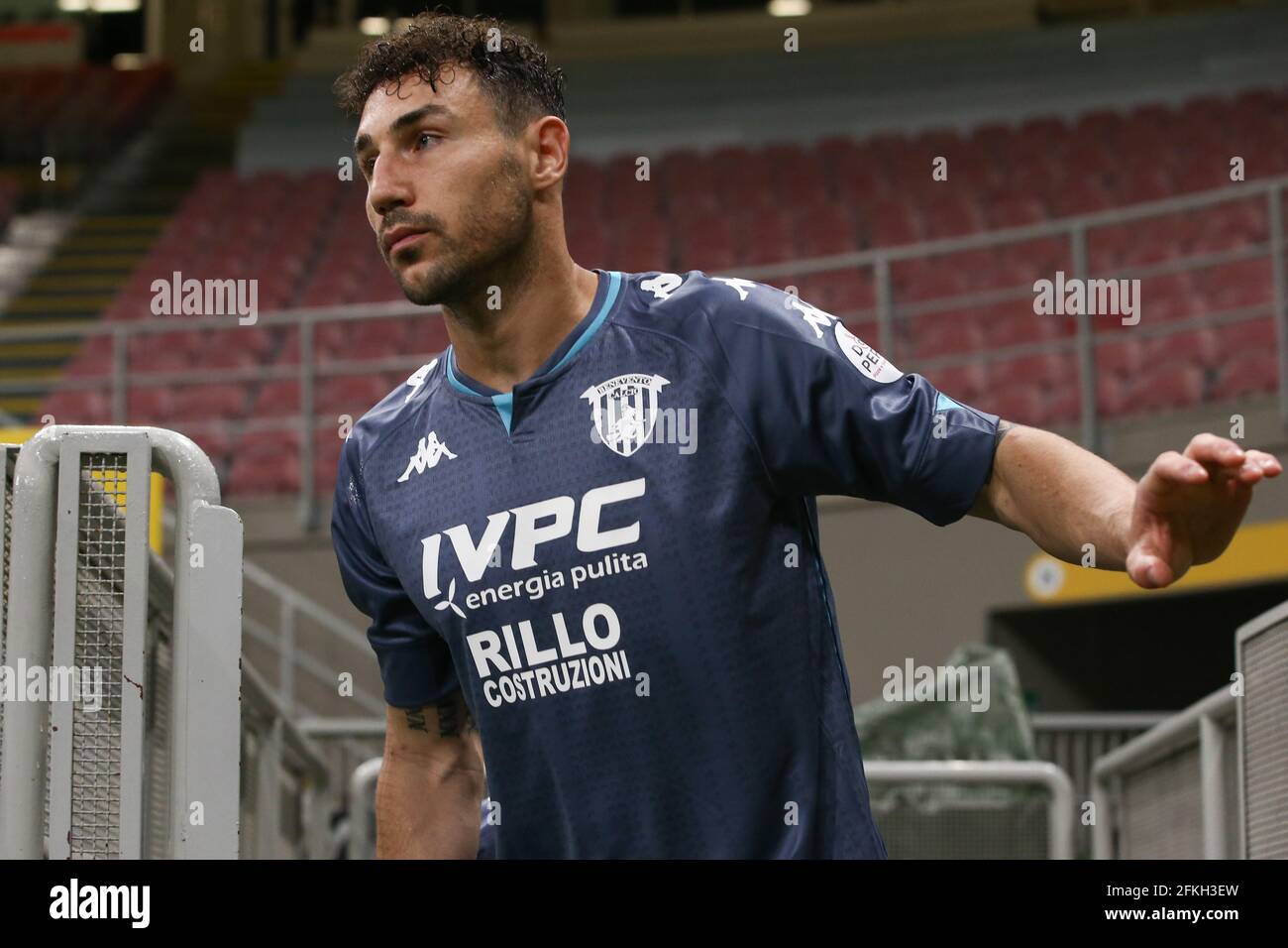 Mailand, Italien, 1. Mai 2021. Artur Ionita von Benevento Calcio verlässt den Tunnel für den Auftakt während des Serie-A-Spiels bei Giuseppe Meazza, Mailand. Bildnachweis sollte lauten: Jonathan Moscrop / Sportimage Kredit: Sportimage/Alamy Live News Stockfoto