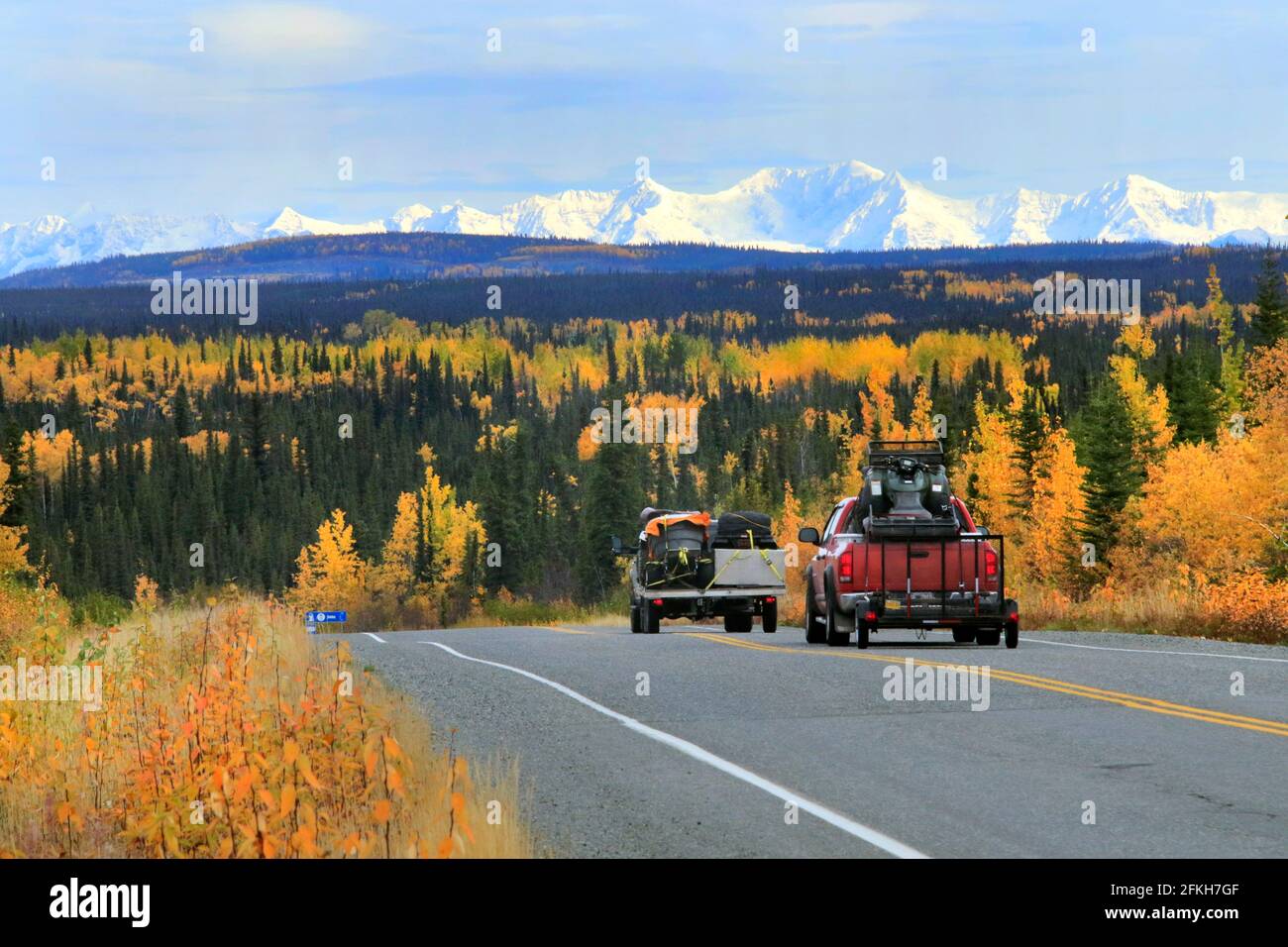 Snowy Mountains und State Rd #4 Alaska USA Stockfoto