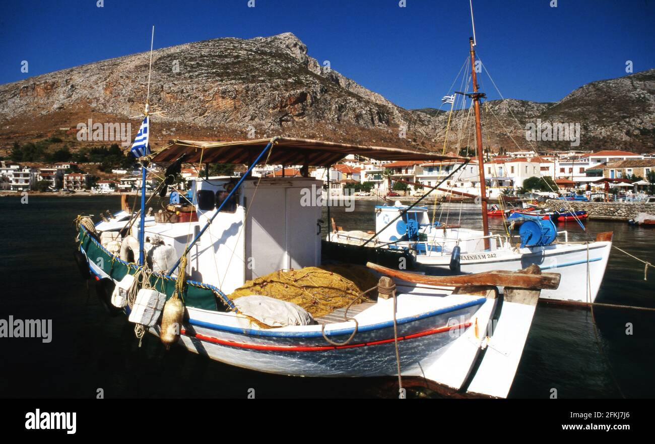 Pescherecci ormeggiati in Grecia Stockfoto