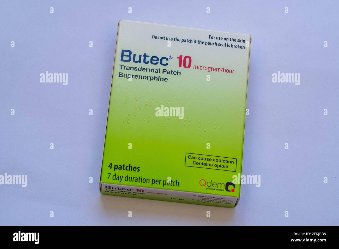 Bild einer Schachtel Butec 10microgram transdermales wöchentliches Pflaster zur Linderung starker Schmerzen. Stockfoto
