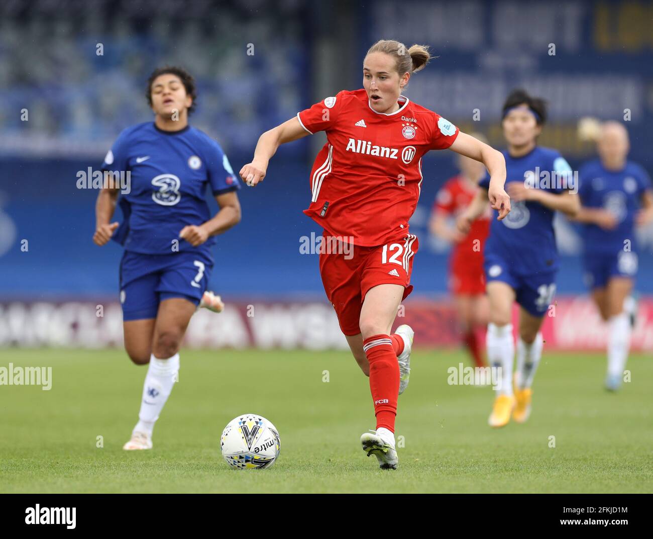 Kington upon Thames, England, 2. Mai 2021. Sydney Lohmann von Bayern München in Aktion während des UEFA Women's Champions League-Spiels in Kingsmeadow, Kington upon Thames. Bildnachweis sollte lauten: Paul Terry / Sportimage Kredit: Sportimage/Alamy Live News Stockfoto