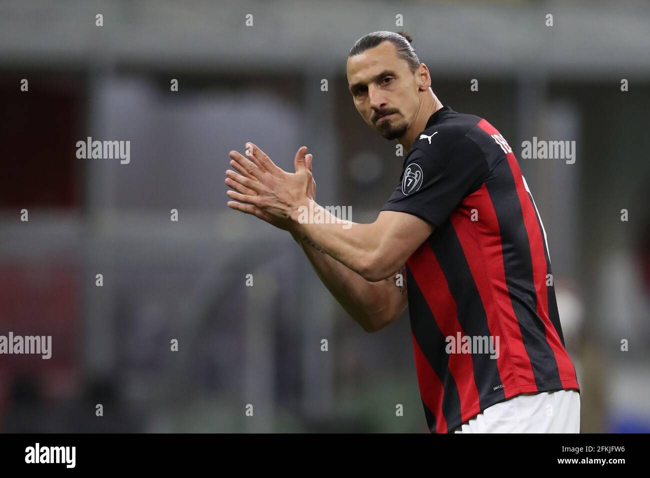 Mailand, Italien, 1. Mai 2021. Zlatan Ibrahimovic vom AC Mailand reagiert während des Serie-A-Spiels bei Giuseppe Meazza, Mailand. Bildnachweis sollte lauten: Jonathan Moscrop / Sportimage Kredit: Sportimage/Alamy Live News Stockfoto