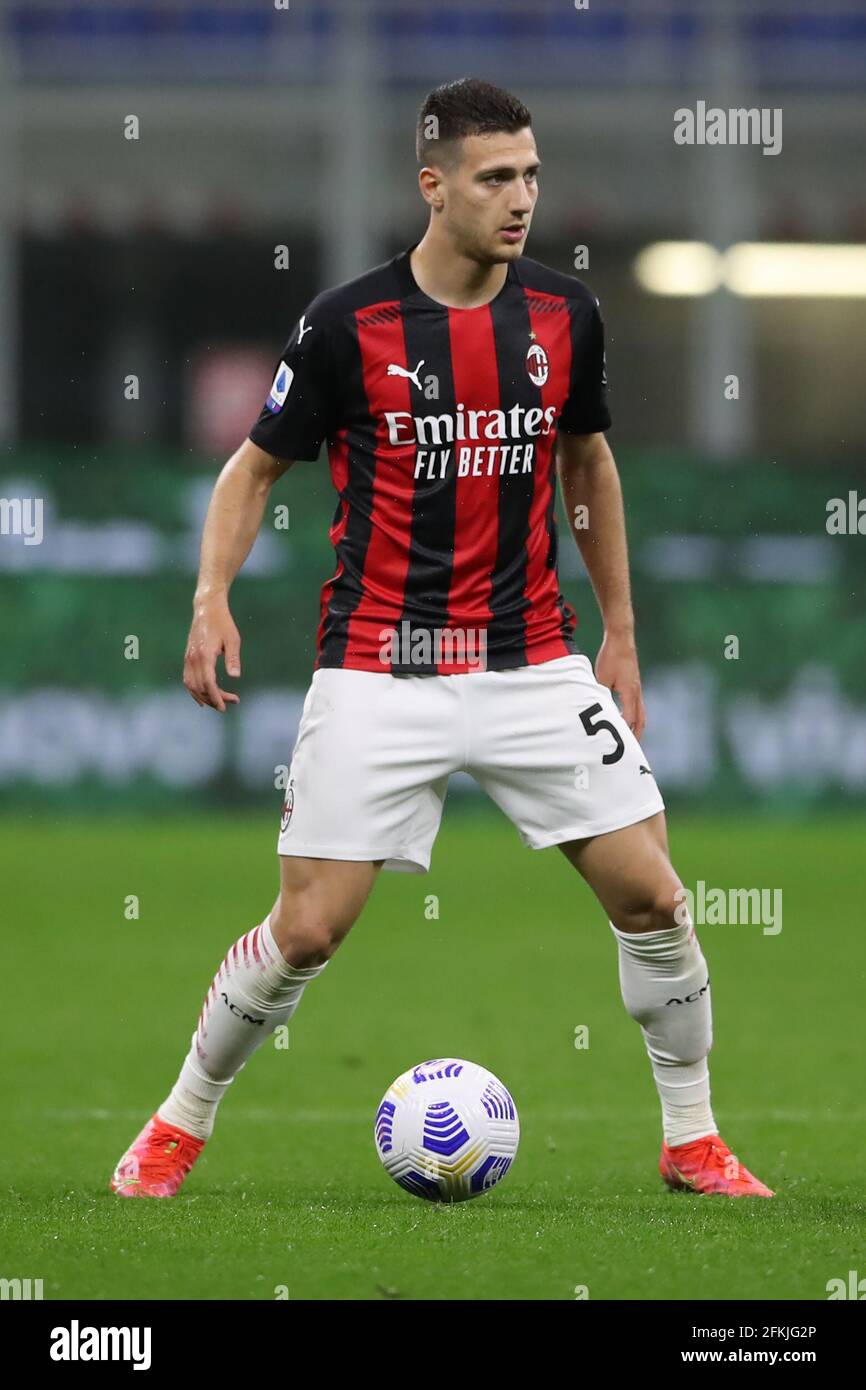 Mailand, Italien, 1. Mai 2021. Diogo Dalot von AC Mailand während der Serie A Spiel bei Giuseppe Meazza, Mailand. Bildnachweis sollte lauten: Jonathan Moscrop / Sportimage Kredit: Sportimage/Alamy Live News Stockfoto