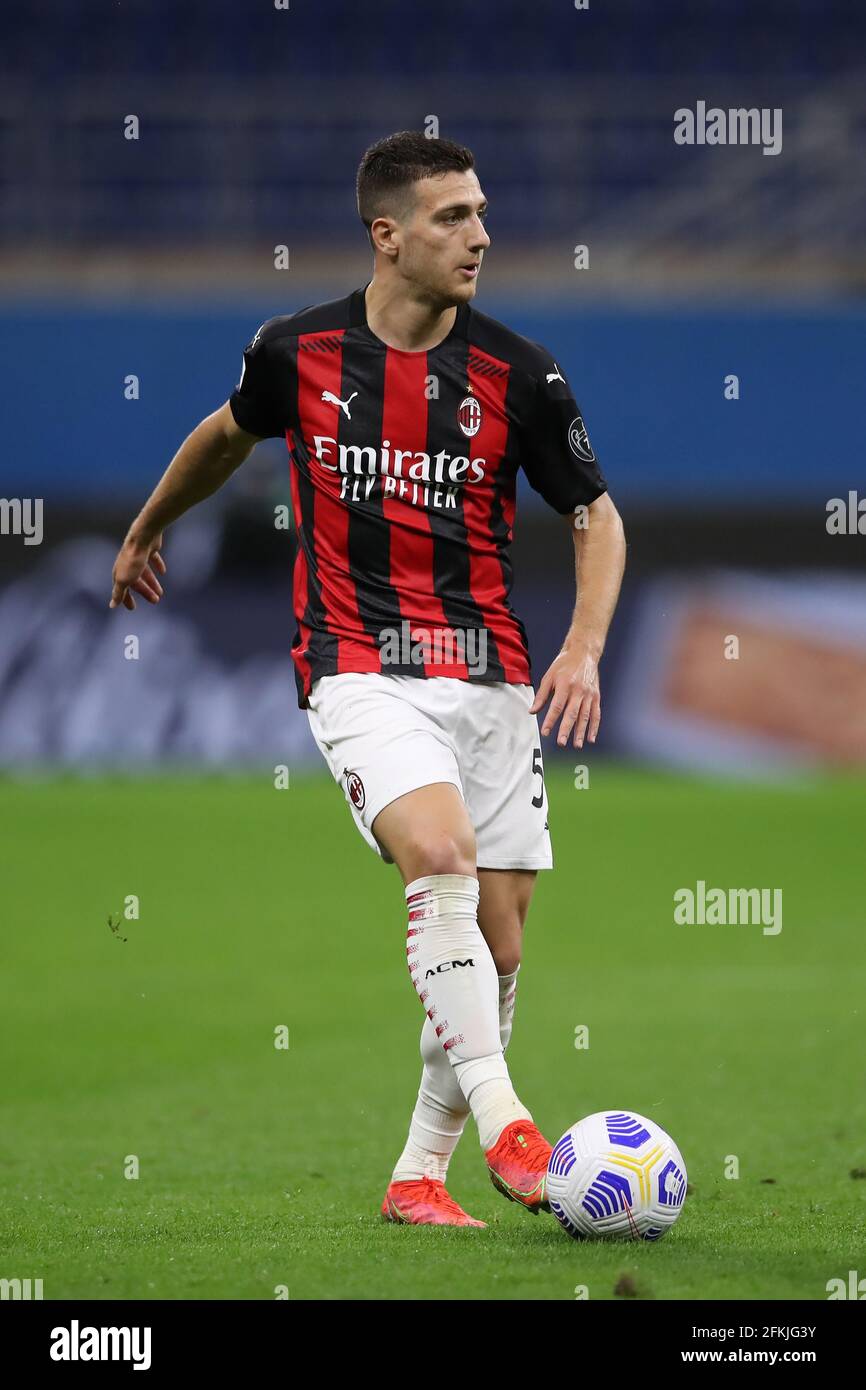 Mailand, Italien, 1. Mai 2021. Diogo Dalot von AC Mailand während der Serie A Spiel bei Giuseppe Meazza, Mailand. Bildnachweis sollte lauten: Jonathan Moscrop / Sportimage Kredit: Sportimage/Alamy Live News Stockfoto