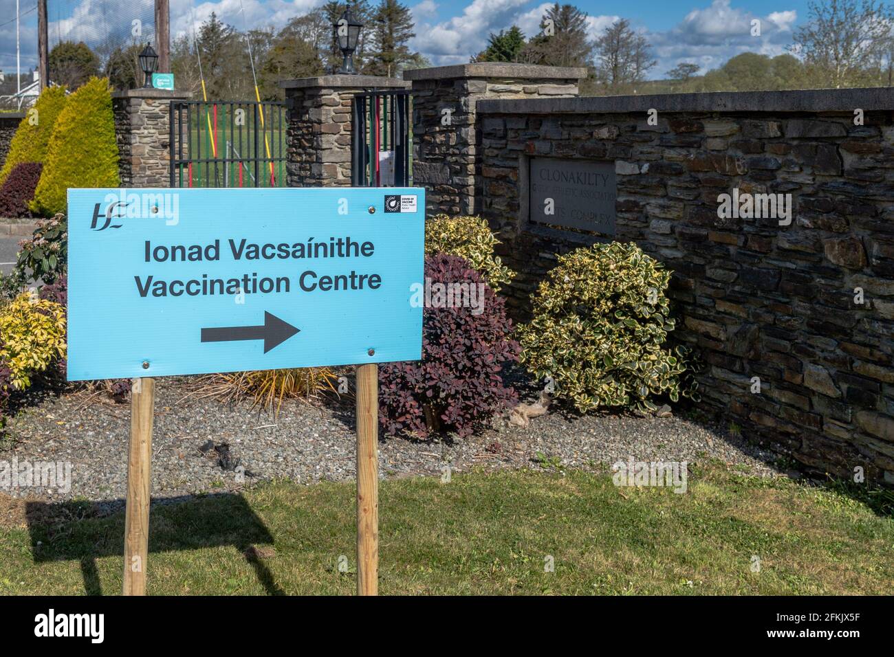 Clonakilty, West Cork, Irland. Mai 2021. Der Clonakilty GAA Club wurde in ein COVID-19 Impfzentrum umgewandelt. Die ersten Impfstoffe werden den Patienten morgen, Montag, den 3. Mai, verabreicht. Quelle: AG News/Alamy Live News Stockfoto