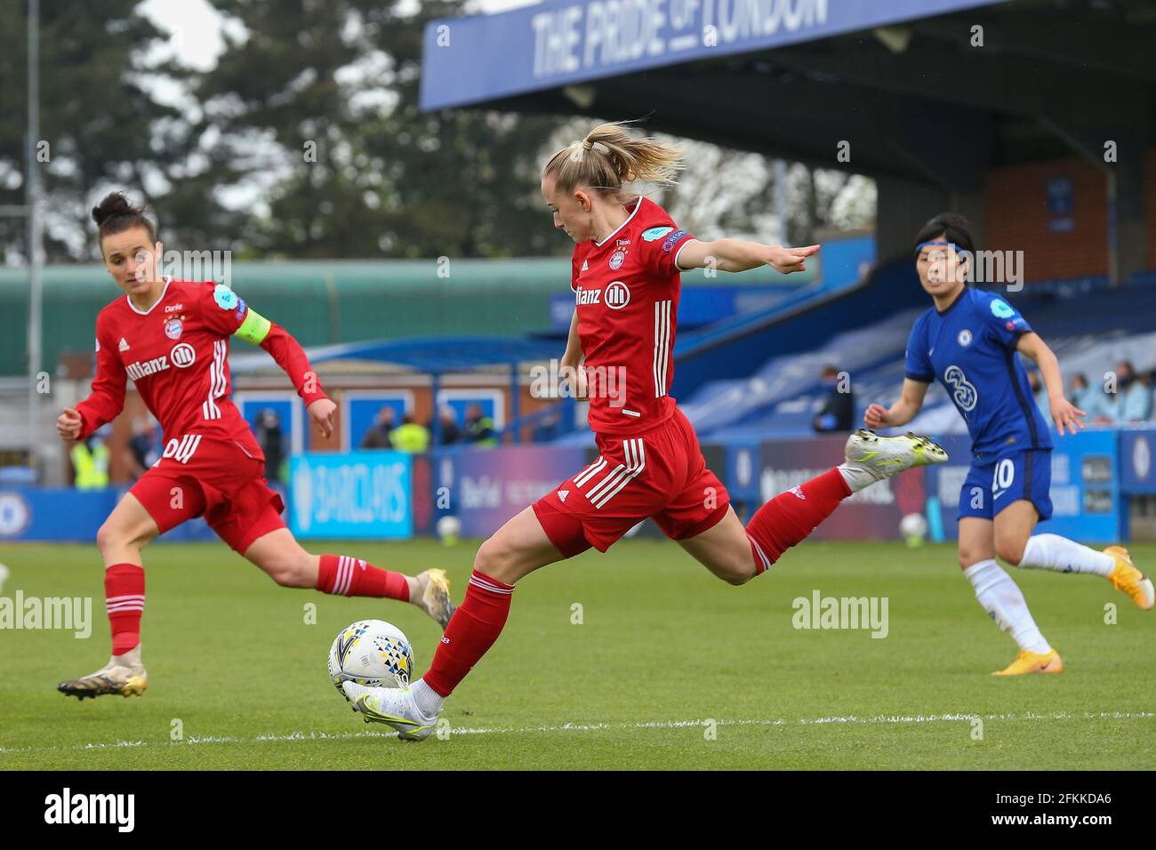 Lea Schuller (#11 Bayern München) beim UEFA Womens Champions League Halbfinale zwischen Chelsea und Bayern München auf Kingsmeadow in London, England. Stockfoto