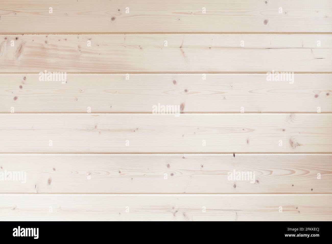Holzwand aus bleichenden Kiefernholzplanken, Hintergrund Foto Textur Stockfoto