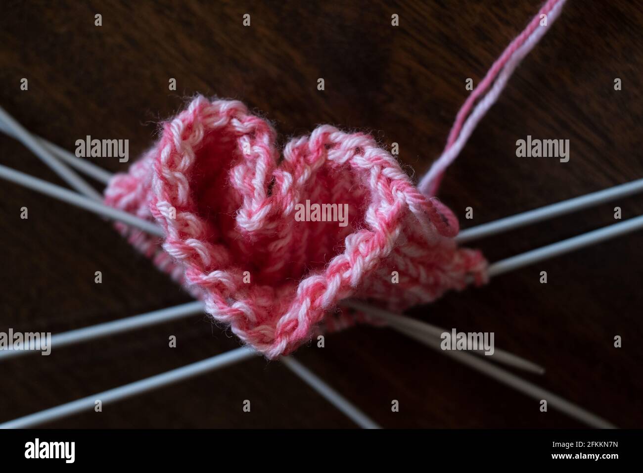 Charity, Pflege und Liebe Konzept. Gemütliche Postkarte zum Valentinstag. Stockfoto