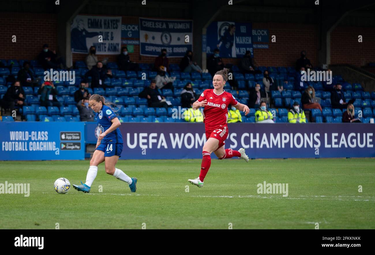 Kingston, Großbritannien. Mai 2021. Fran Kirby von den Chelsea Women erzielt am 2. Mai 2021 im Kingsmeadow Stadium, Kingston, England, das Endtor und erreicht damit 4-1 Punkte beim 2. Halbfinale der UEFA Women's Champions League hinter verschlossenen Türen zwischen den Frauen von Chelsea Women und dem FC Bayern München. Foto von Andy Rowland. Quelle: Prime Media Images/Alamy Live News Stockfoto