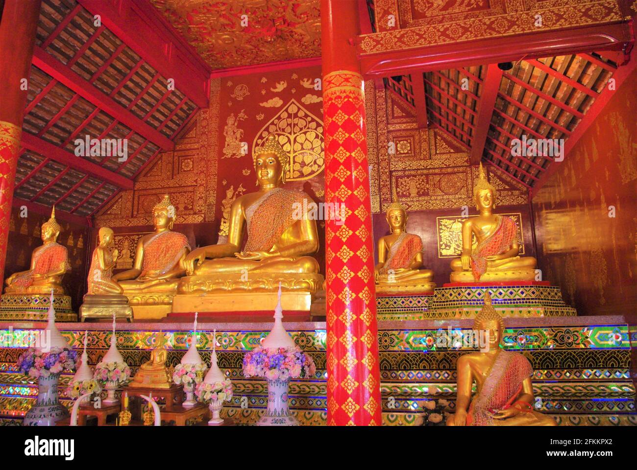 Fabelhafte buddha-Skulpturen in Wat Pan Ping, Chiang Mai, Thailand, Asien Stockfoto
