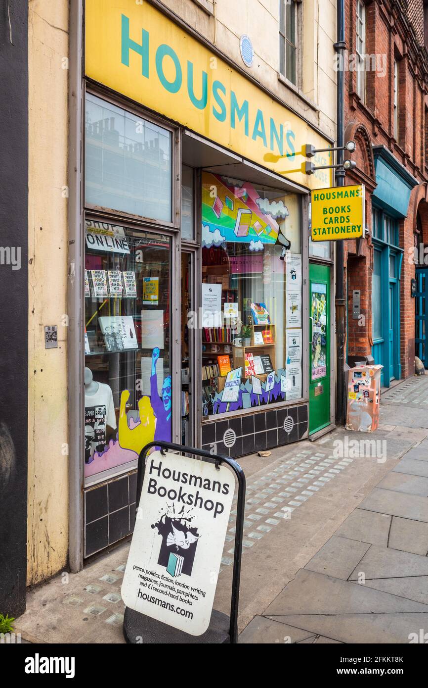 Housmans Bookshop London - Housmans ist eine unabhängige radikale Buchhandlung mit Sitz in Kings Cross, London seit 1959. Stockfoto