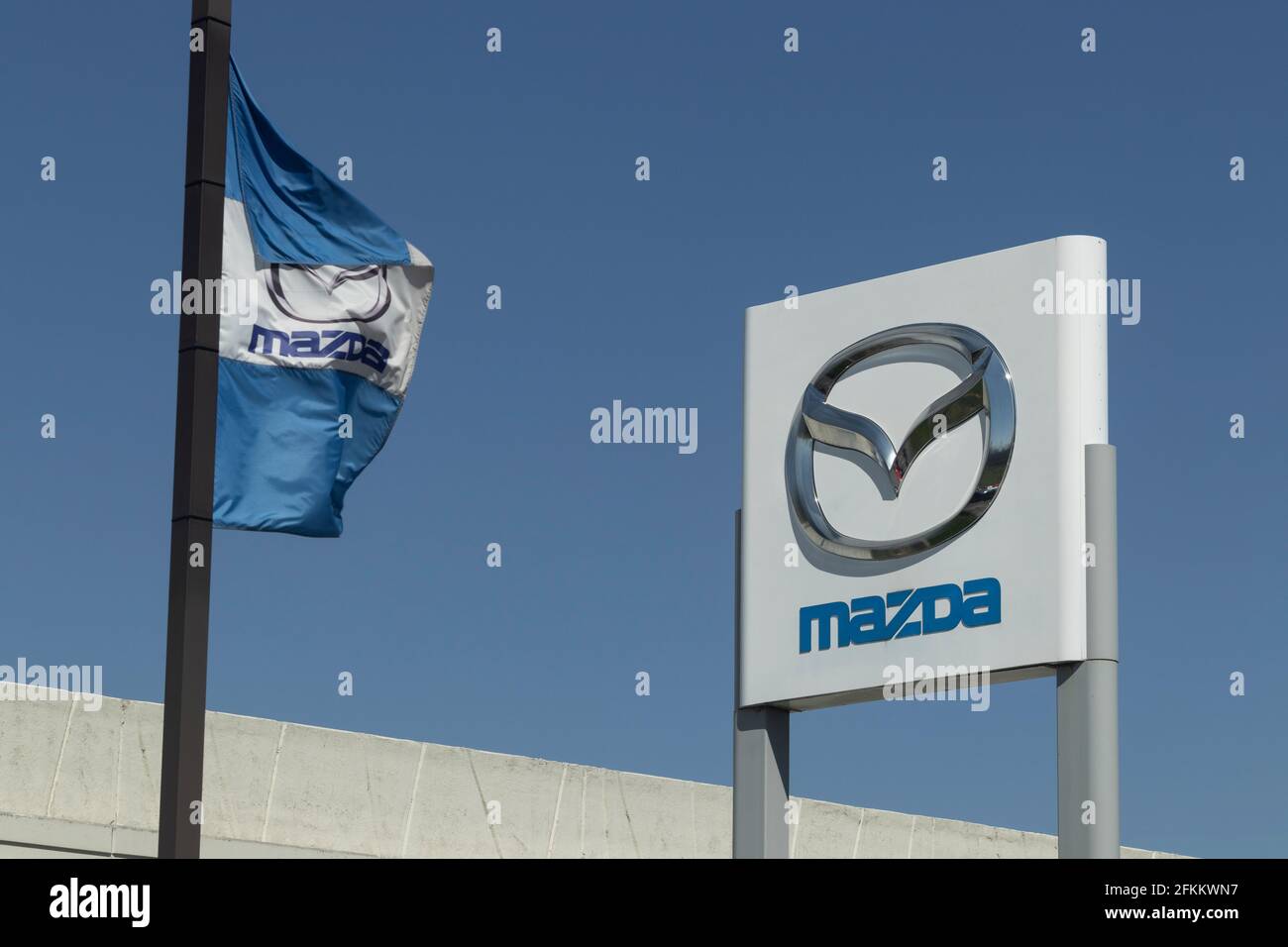 Westfield ca. Mai 2021 Mazda Autound SUVHändler. Mazda hat an der Spitze der