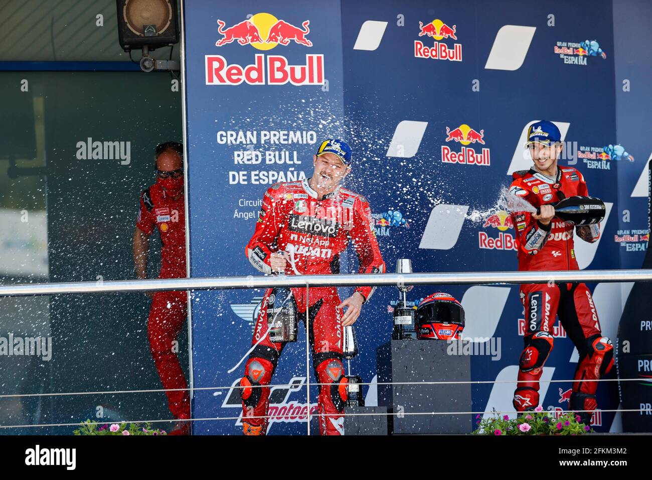 Jerez, Spanien. Mai 2021. Rennen für den MotoGP Grand Prix Red Bull of Spain auf der Rennstrecke in Jerez, Spanien 1. Mai 2021 in Bild: MotoGP Podium Bagnaia, Miller und Morbidelli Carreras del Gran Premio Red Bull de España de MotoGP en el Circuito de Jerez, España, 1 de Mayo de 2021 POOL/ Circuito de Jerez/Cordon die Pressebilder sind nur für redaktionelle Verwendung bestimmt. Obligatorische Gutschrift: © Circuito de Jerez Gutschrift: CORDON PRESS/Alamy Live News Stockfoto