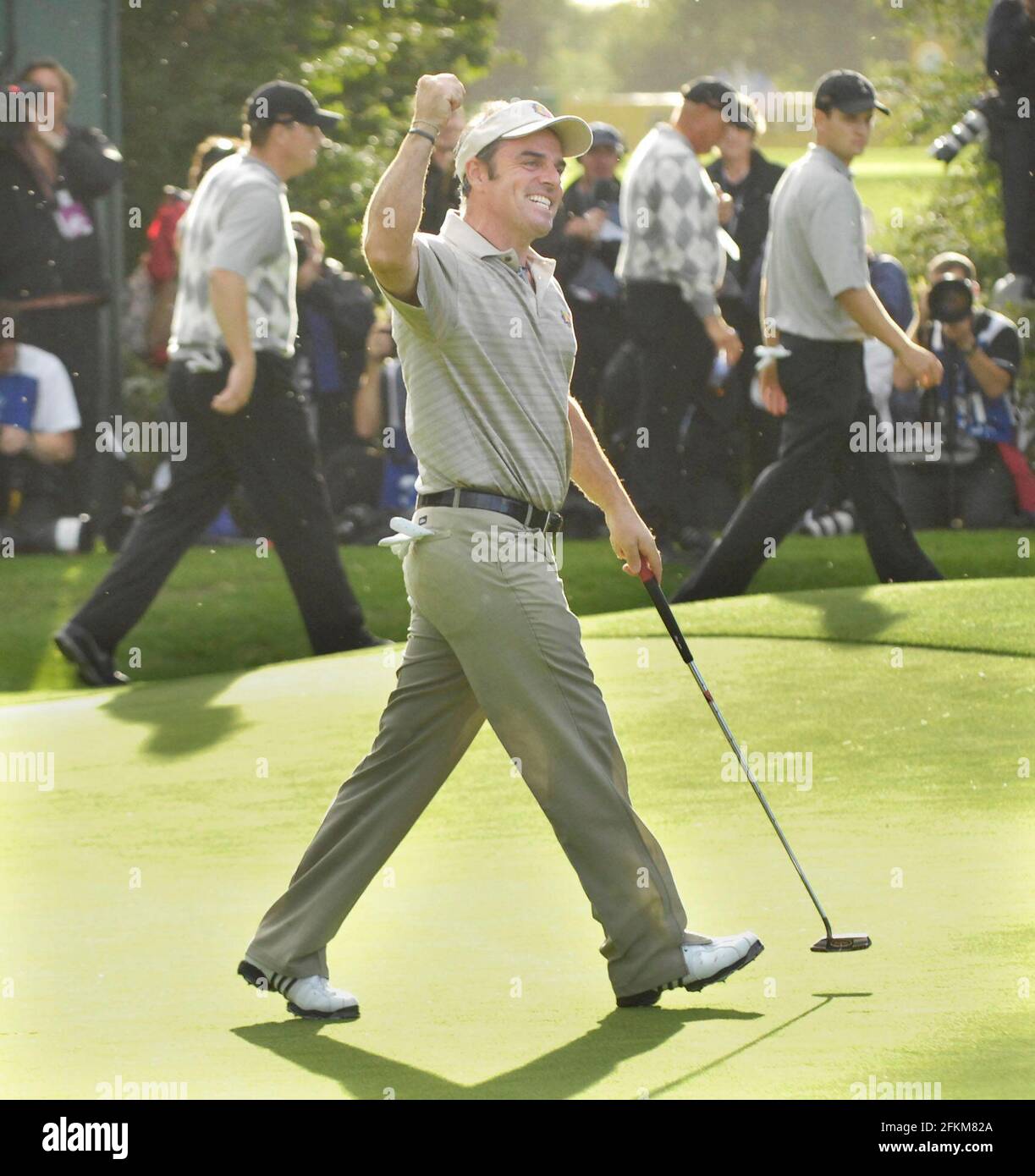 DER RYDER CUP 2006 IM K CLUB DUBLIN. 1. TAG VIERER PAUL MCGINLEY NACH DEM 17. SPIEL MIT HARRINGTON 22/9/2006 BILD DAVID ASHDOWN Stockfoto