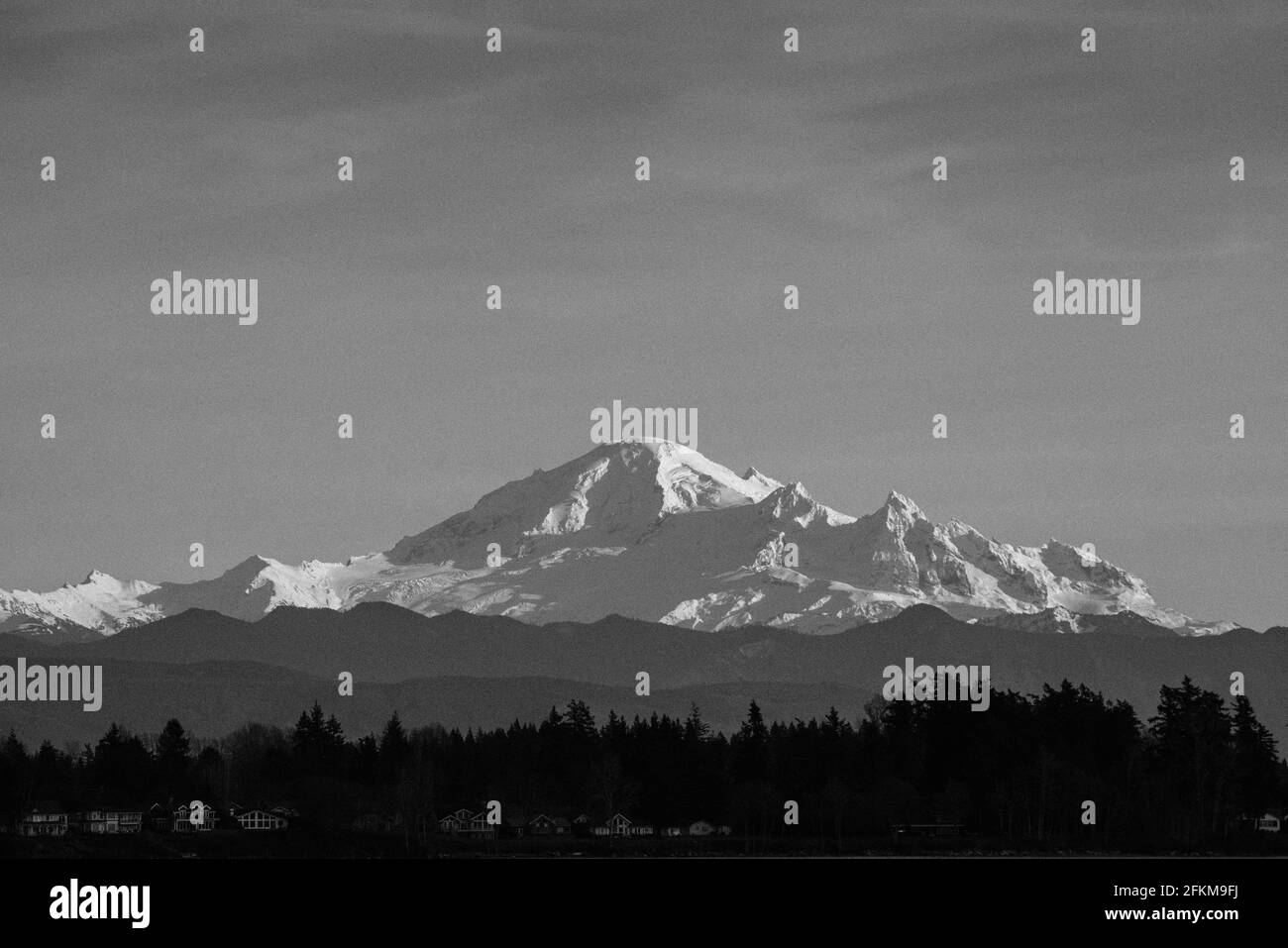 Weite Sicht auf Mount Baker von Blaine, Washington Stockfoto