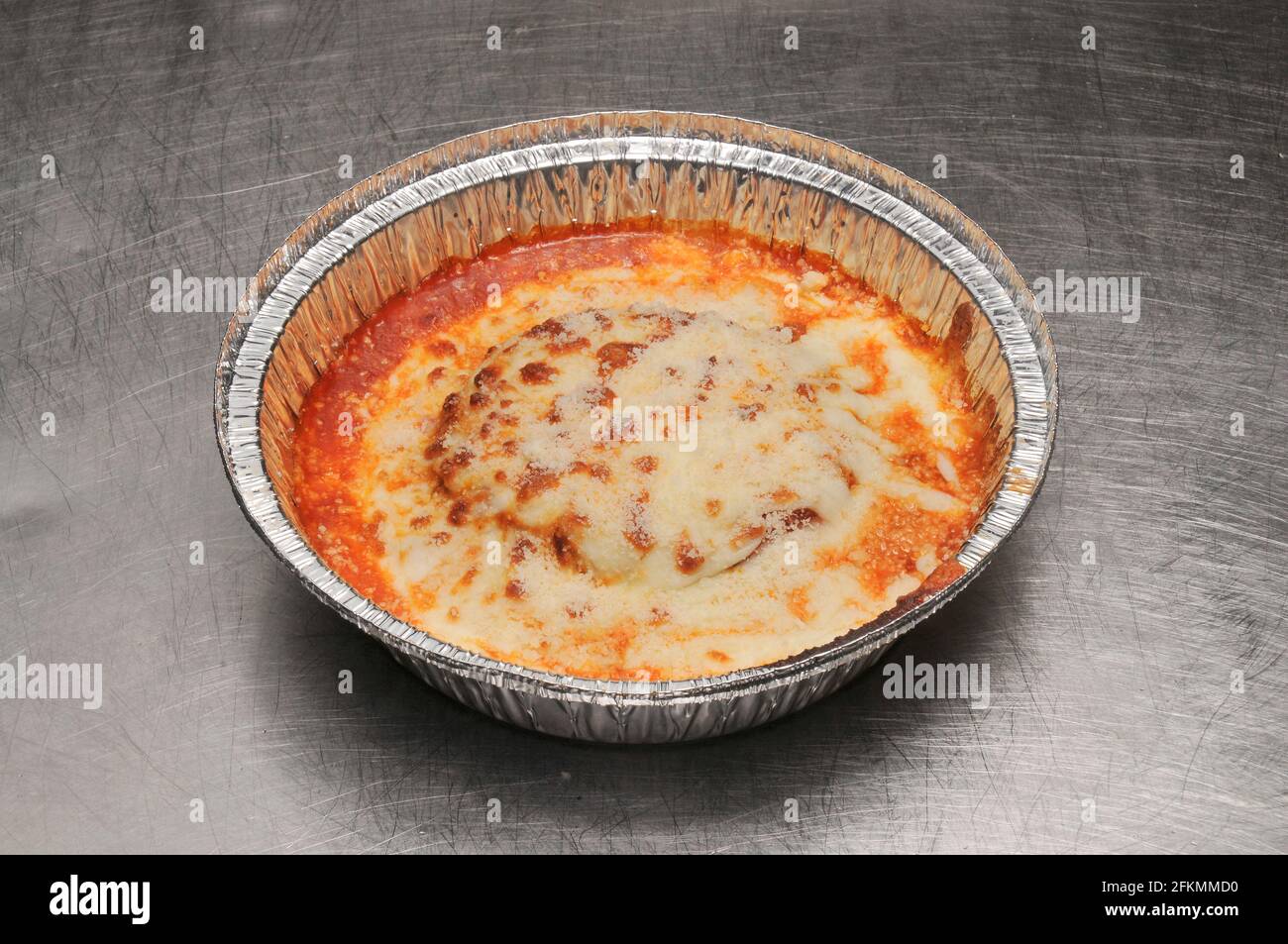 Authentische italienische Küche, bekannt als Chicken Parmesan Stockfoto